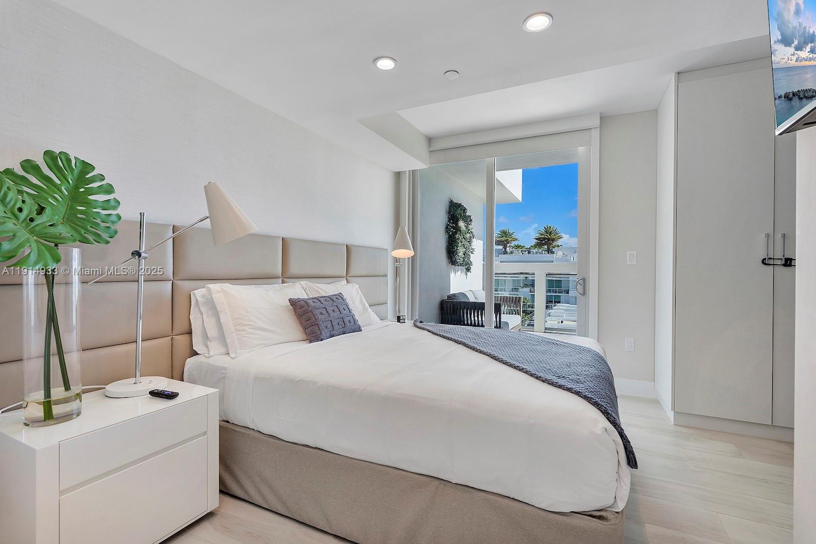 ONE BAY HARBOR CONDO - Residential