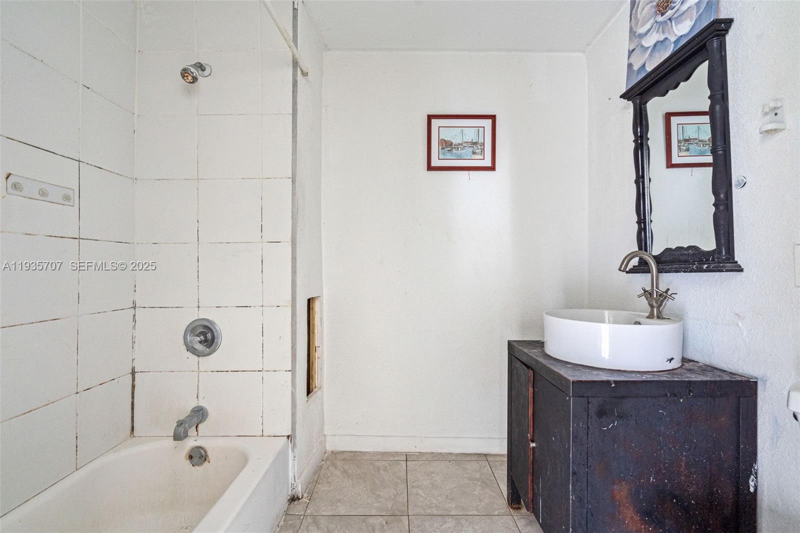 CORAL COURT - Residential Income