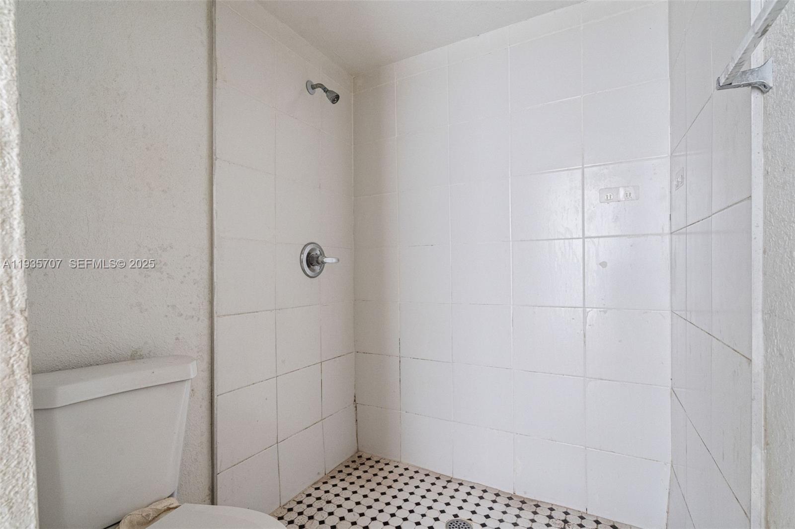 CORAL COURT - Residential Income