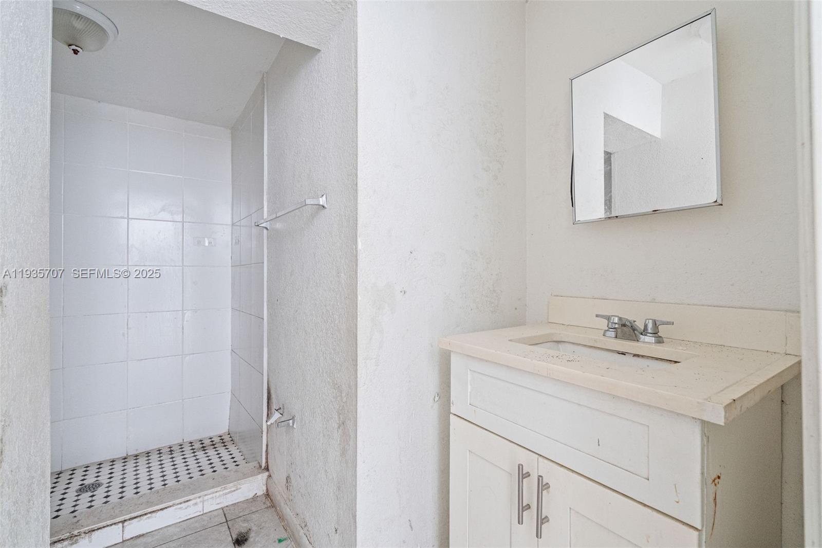 CORAL COURT - Residential Income