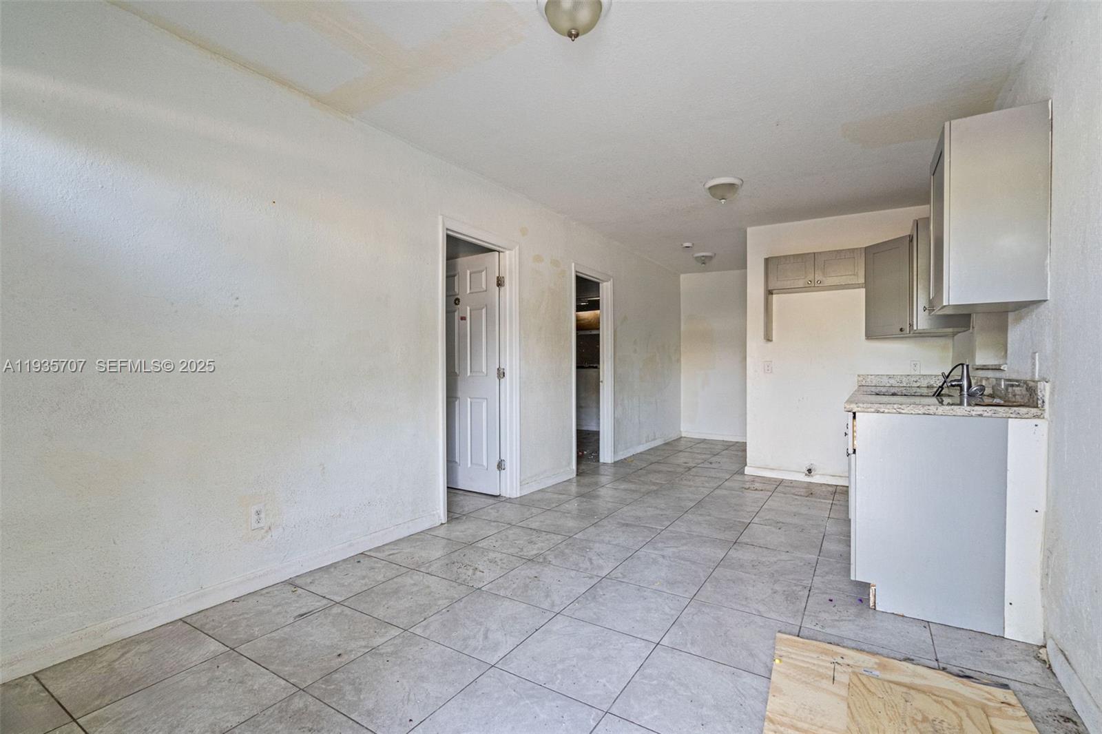 CORAL COURT - Residential Income