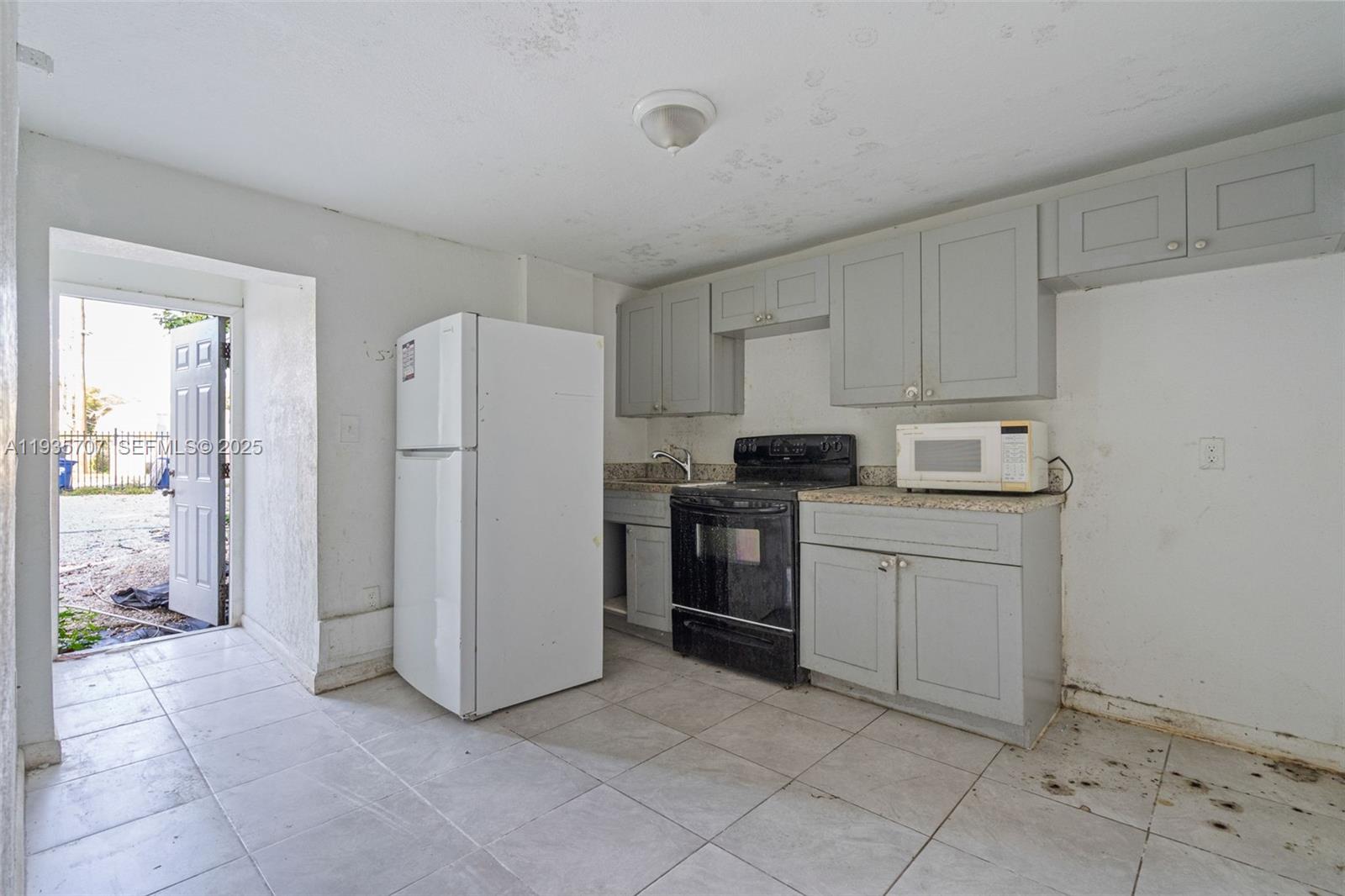 CORAL COURT - Residential Income