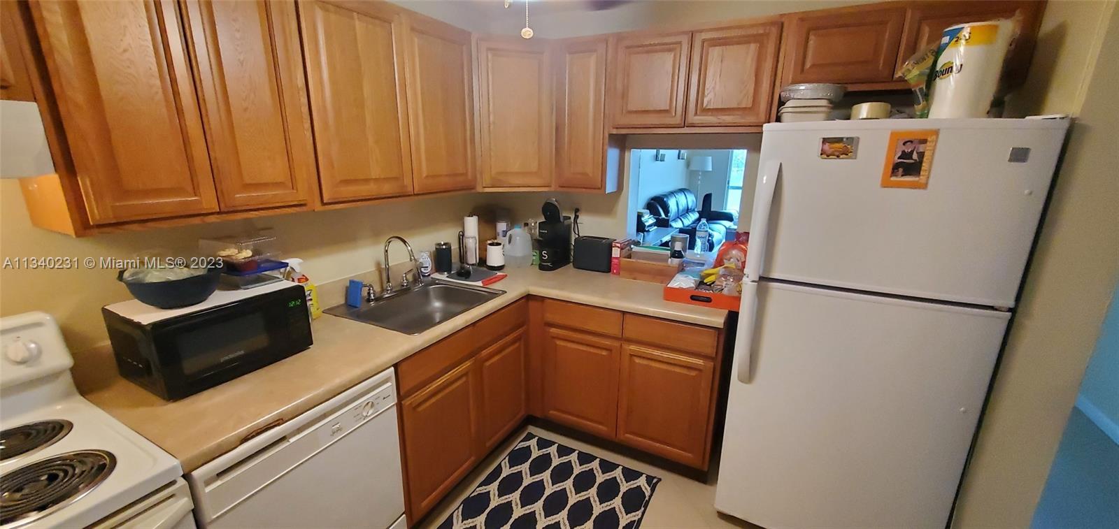 VERSAILLES GARDENS CONDO - Residential Lease