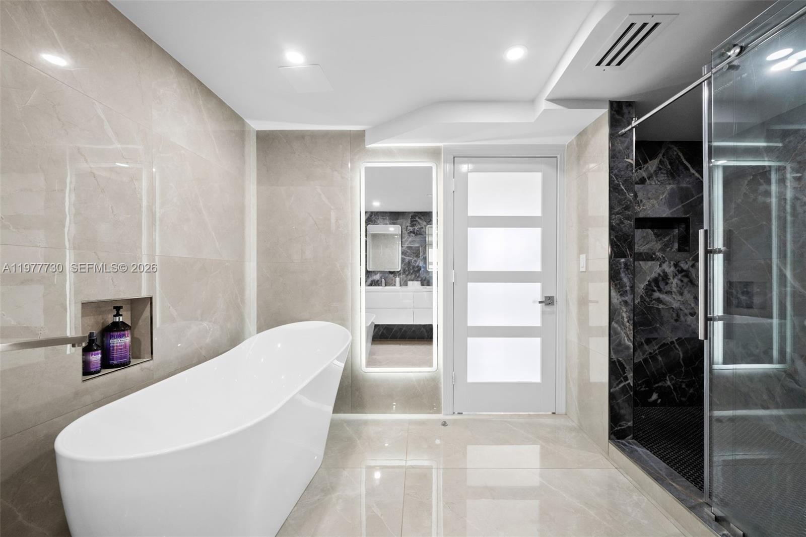 TURNBERRY ISLE SOUTH COND - Residential