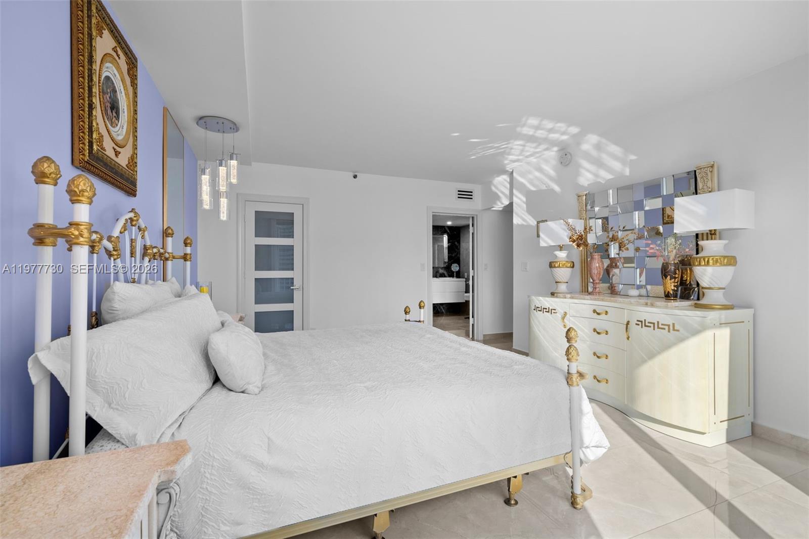 TURNBERRY ISLE SOUTH COND - Residential