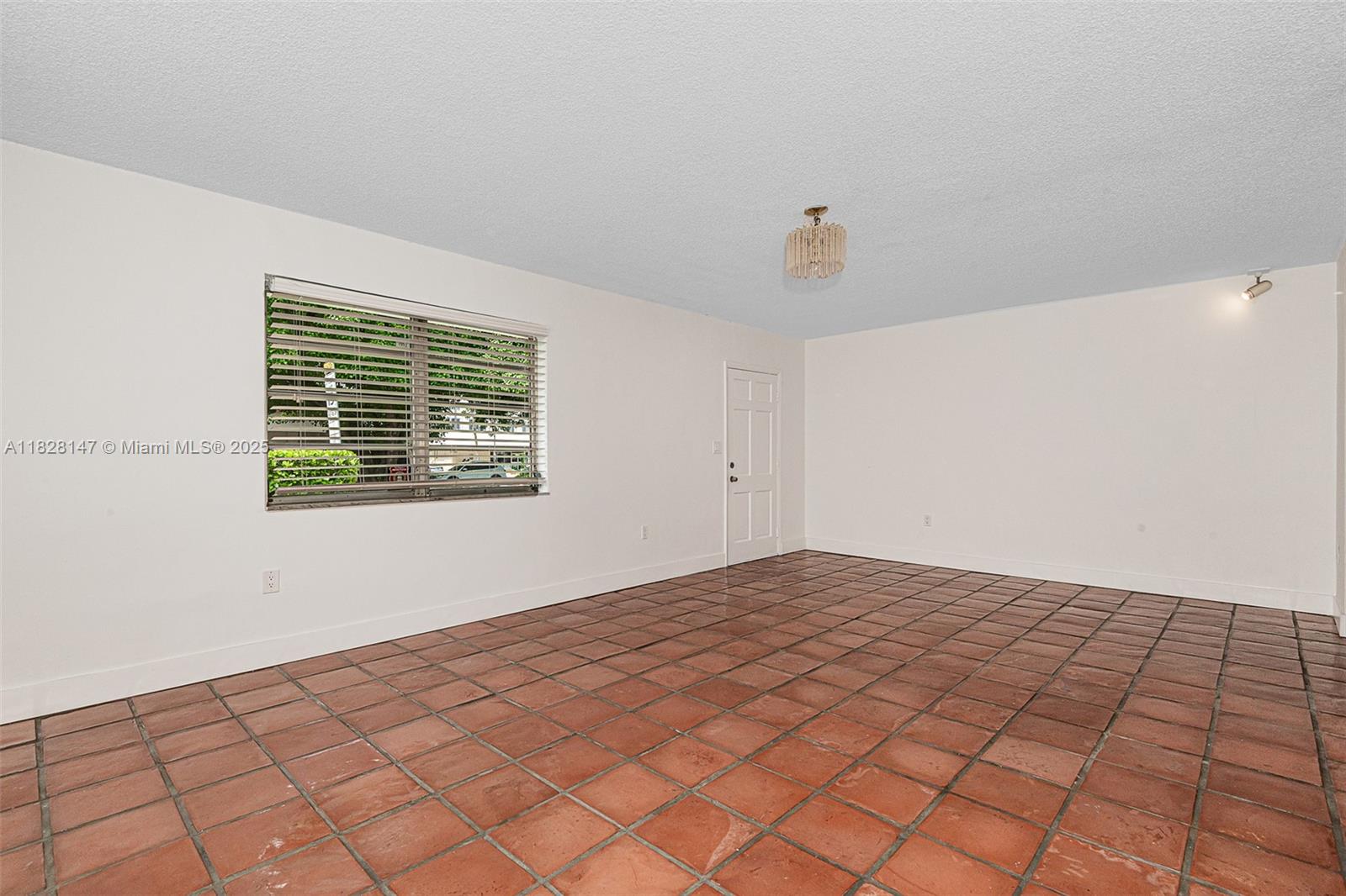 309 S Bird Rd 309