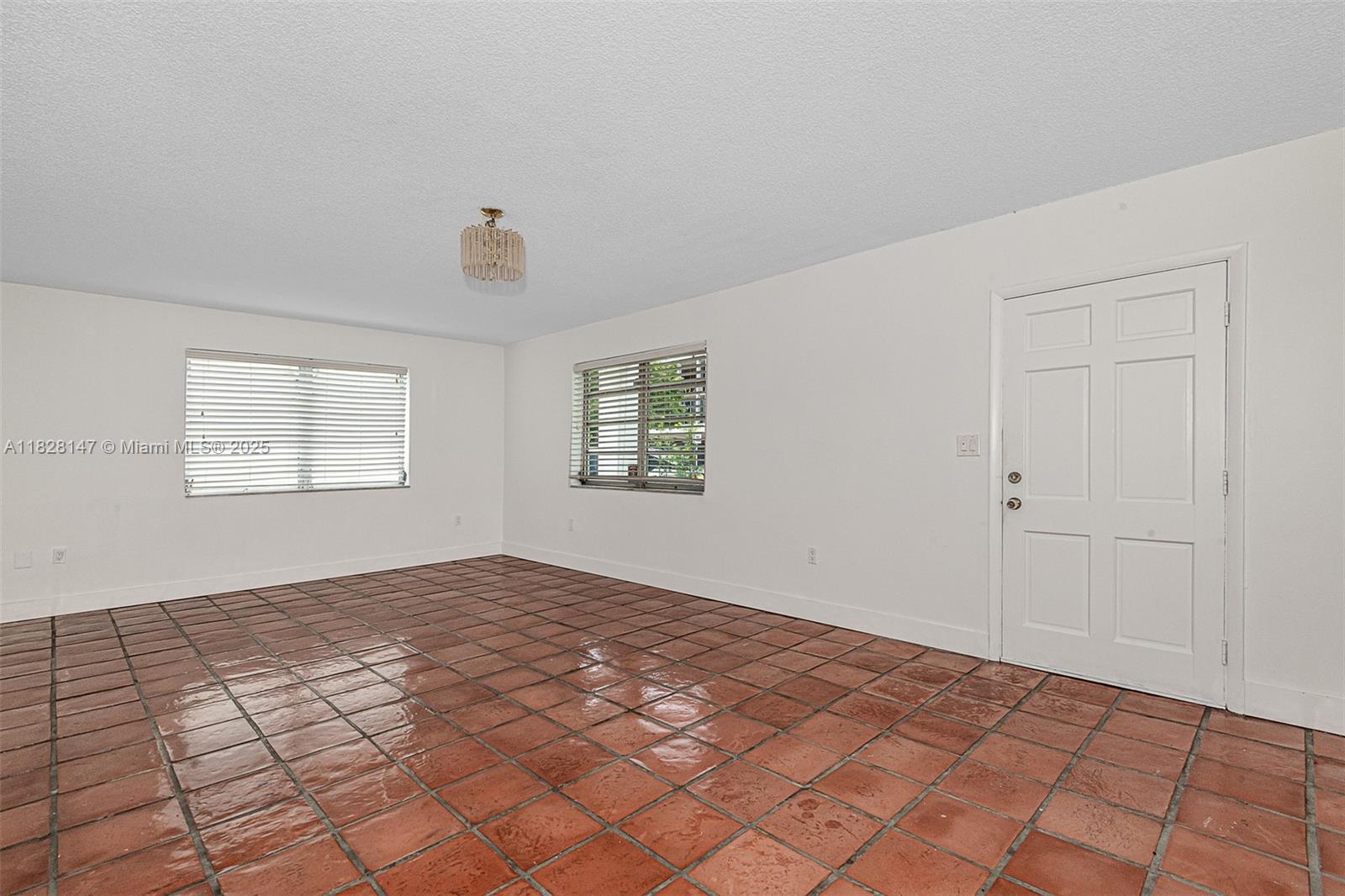 309 S Bird Rd 309