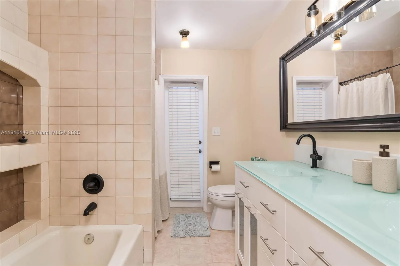 Homestead, Florida 33031, United States, 5 Bedrooms Bedrooms, ,3 BathroomsBathrooms,Residential,Active,246461