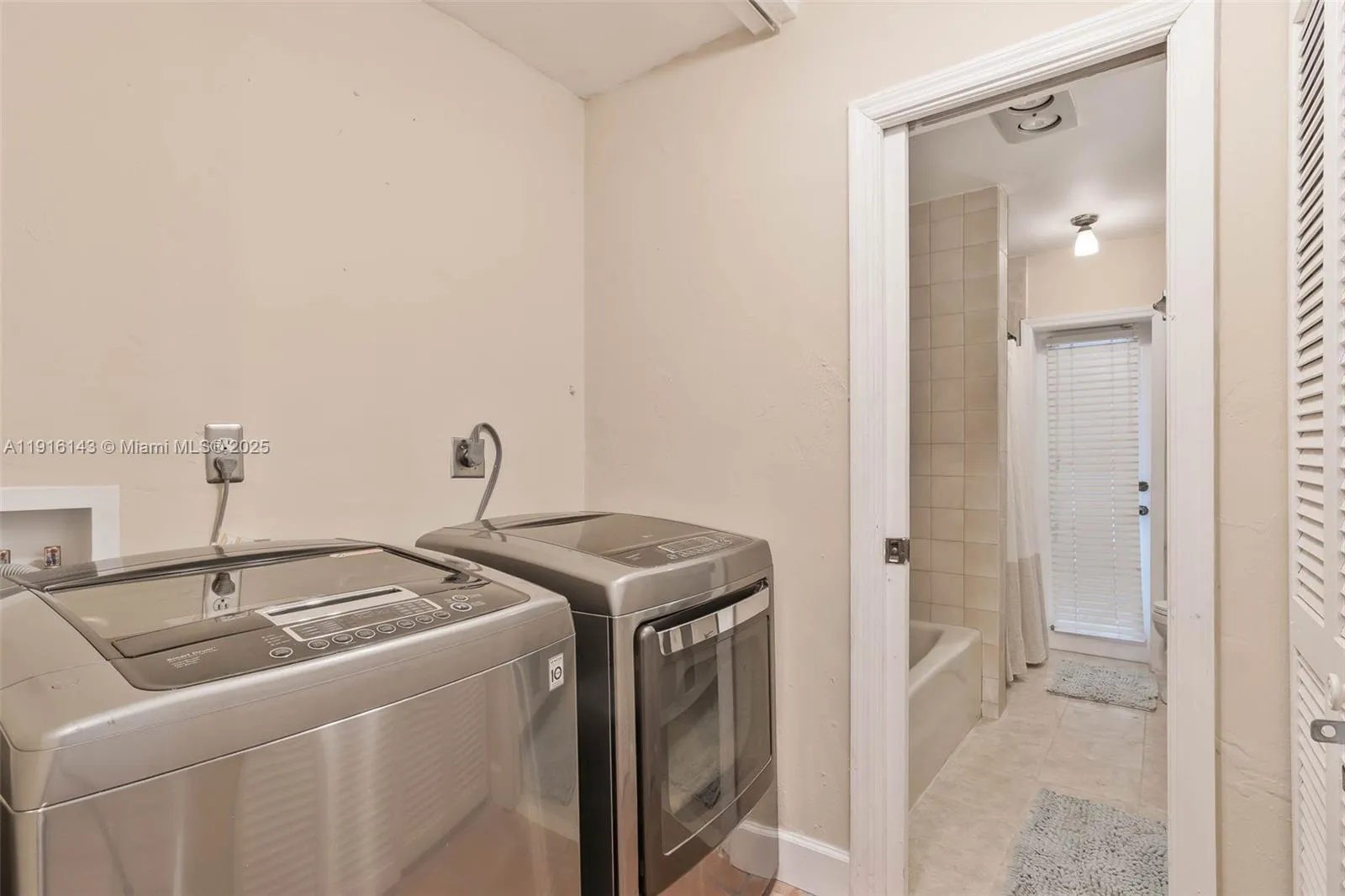 Homestead, Florida 33031, United States, 5 Bedrooms Bedrooms, ,3 BathroomsBathrooms,Residential,Active,246461