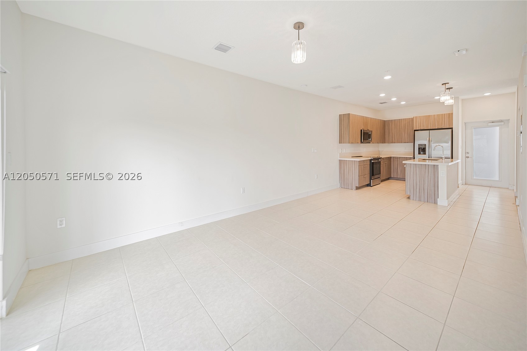 8265 NW 41st St C-202