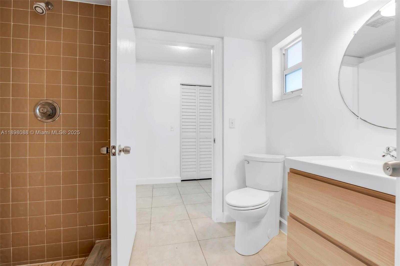 CANONGATE CONDOMINIUM - Residential Lease