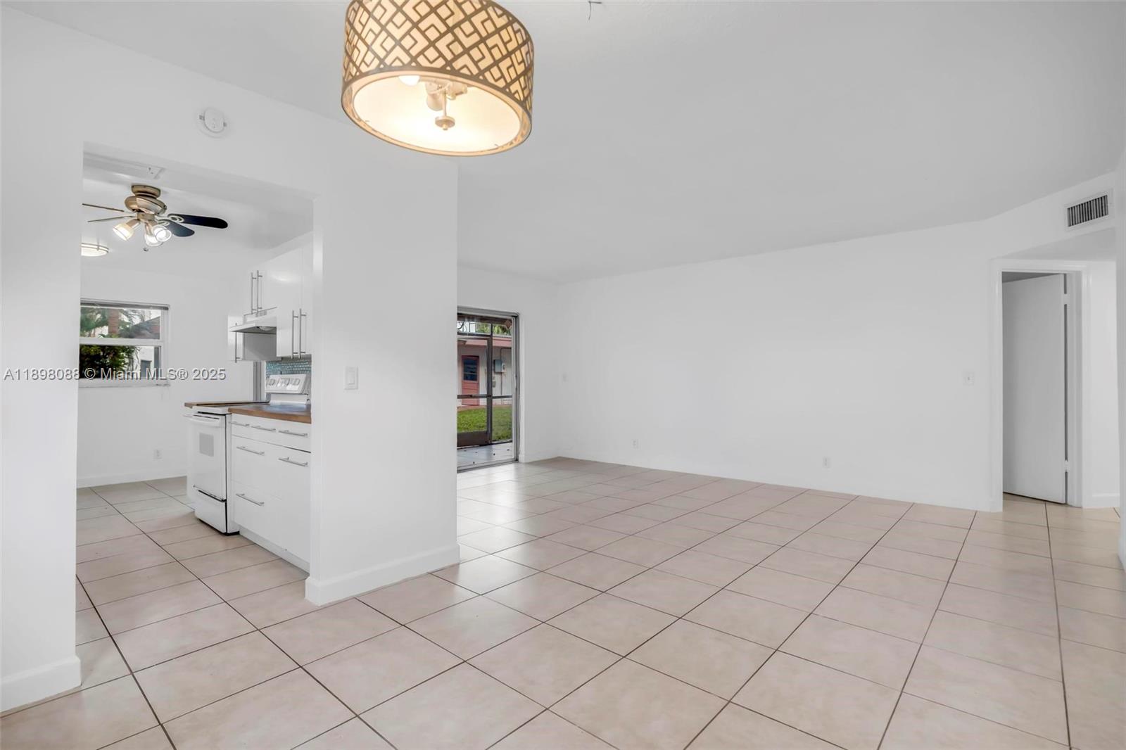 CANONGATE CONDOMINIUM - Residential Lease