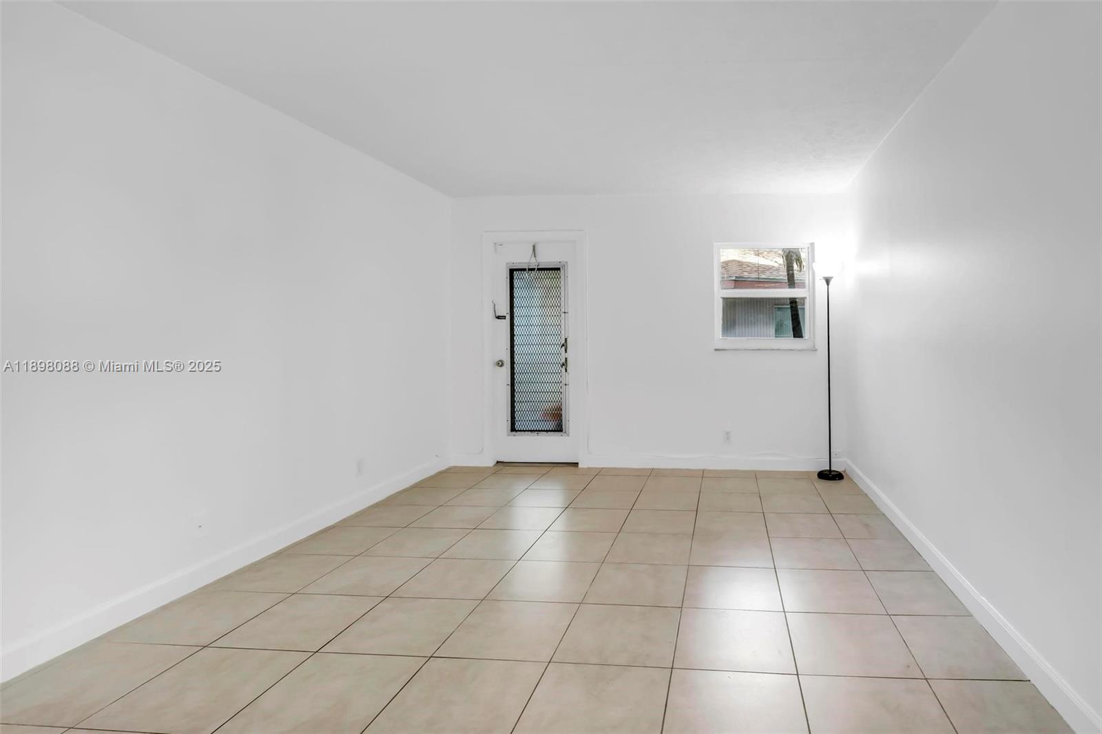 CANONGATE CONDOMINIUM - Residential Lease