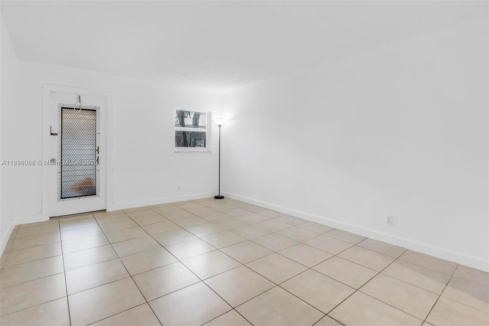 CANONGATE CONDOMINIUM - Residential Lease