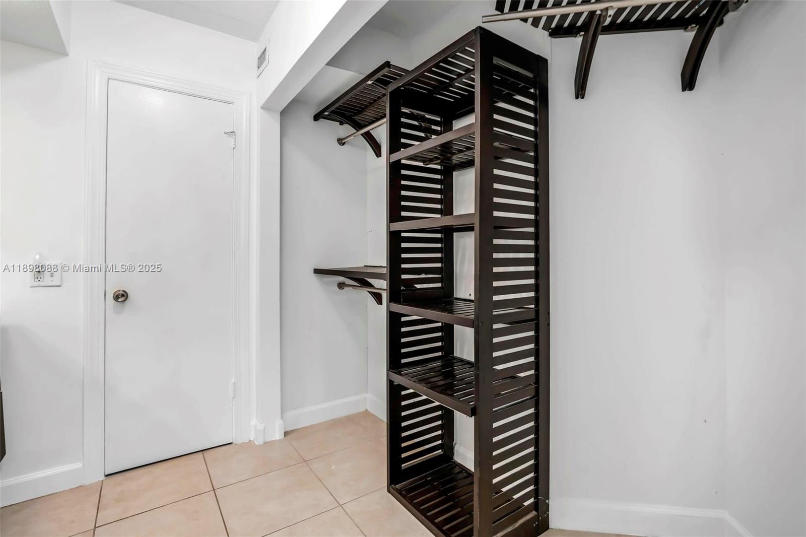 CANONGATE CONDOMINIUM - Residential Lease