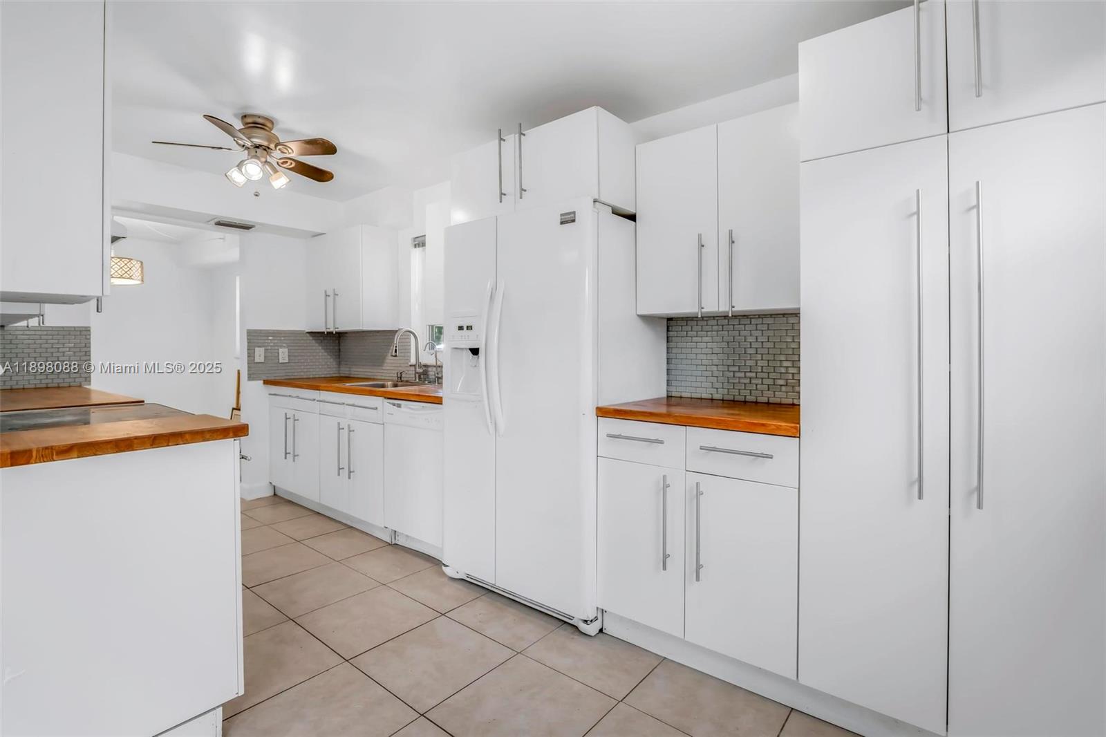 CANONGATE CONDOMINIUM - Residential Lease