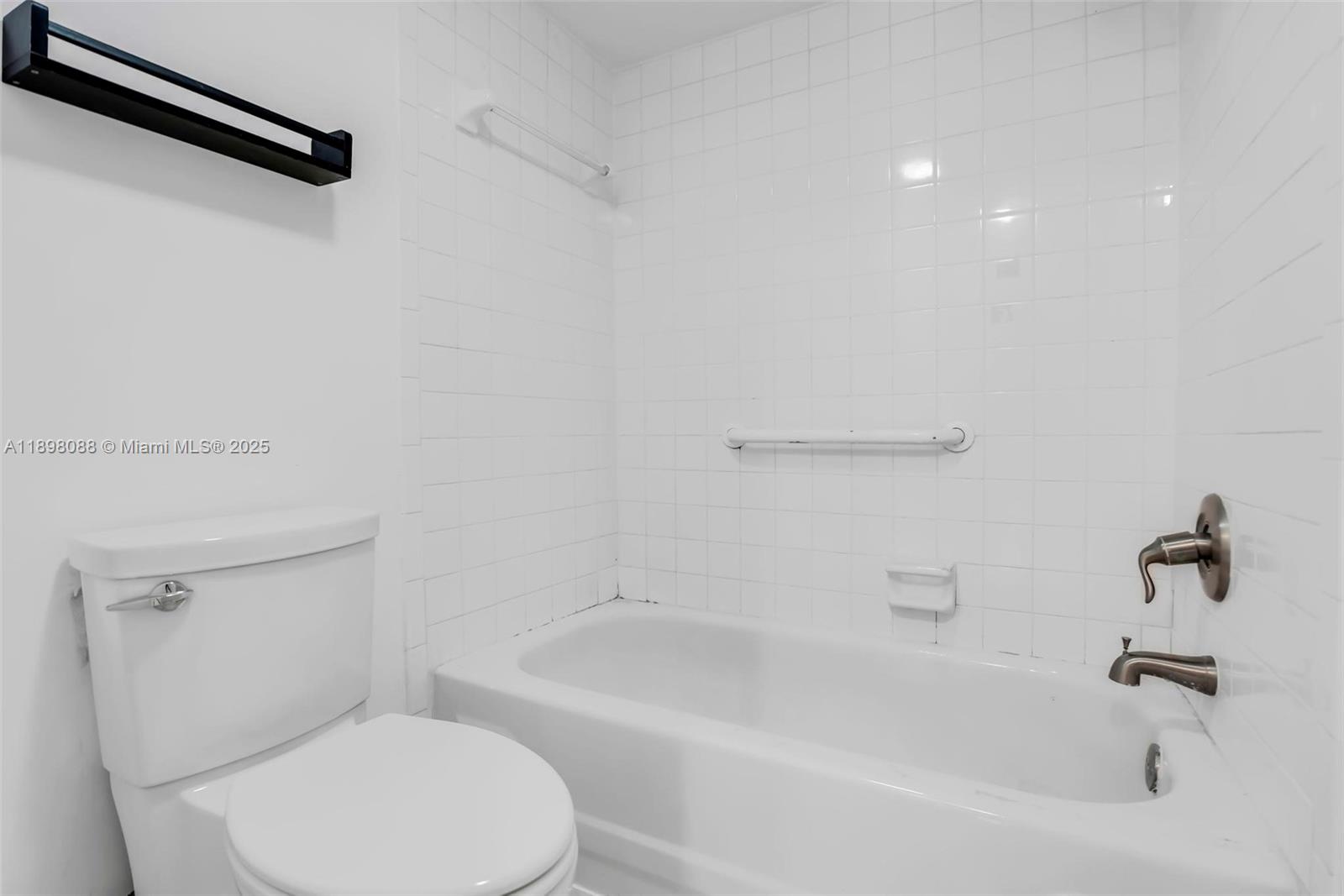 CANONGATE CONDOMINIUM - Residential Lease