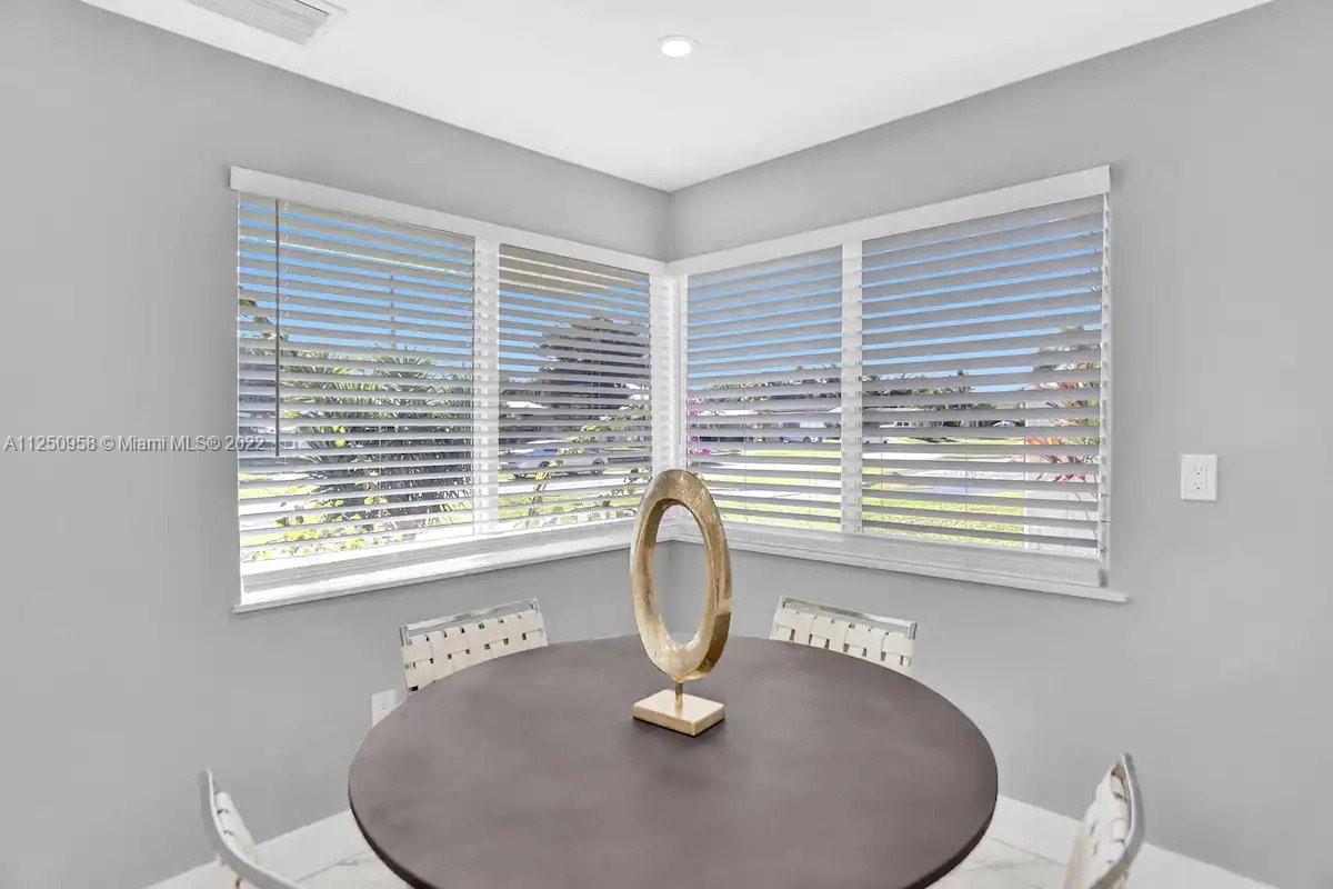 HOLLYWOOD HILLS - Residential Lease