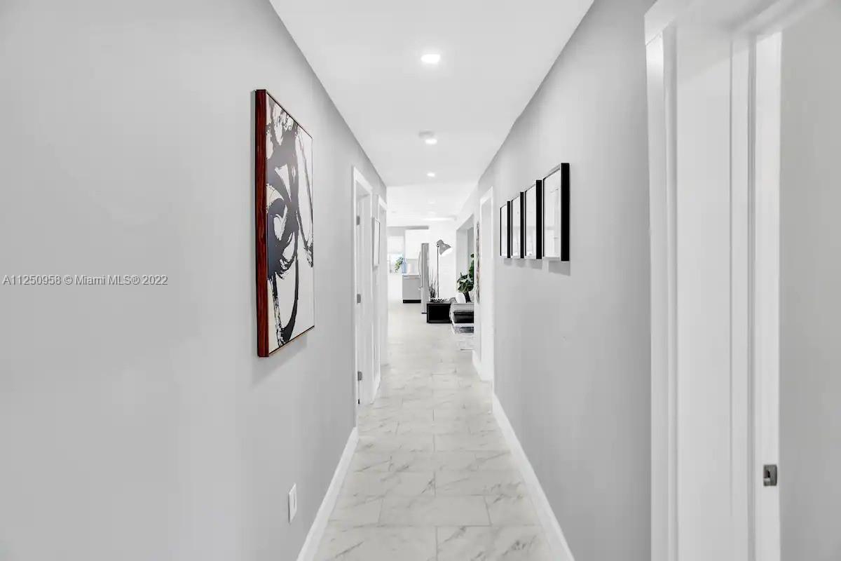 HOLLYWOOD HILLS - Residential Lease