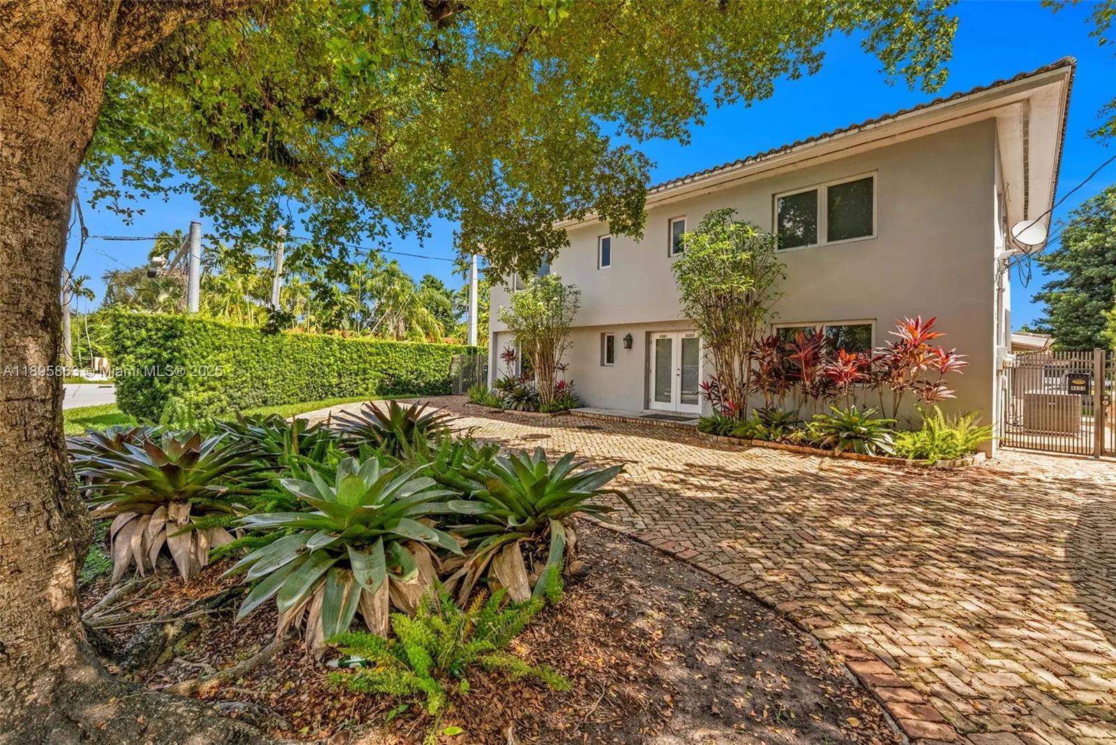 Coral Gables, Florida 33146, United States, ,Residential,Active,228580