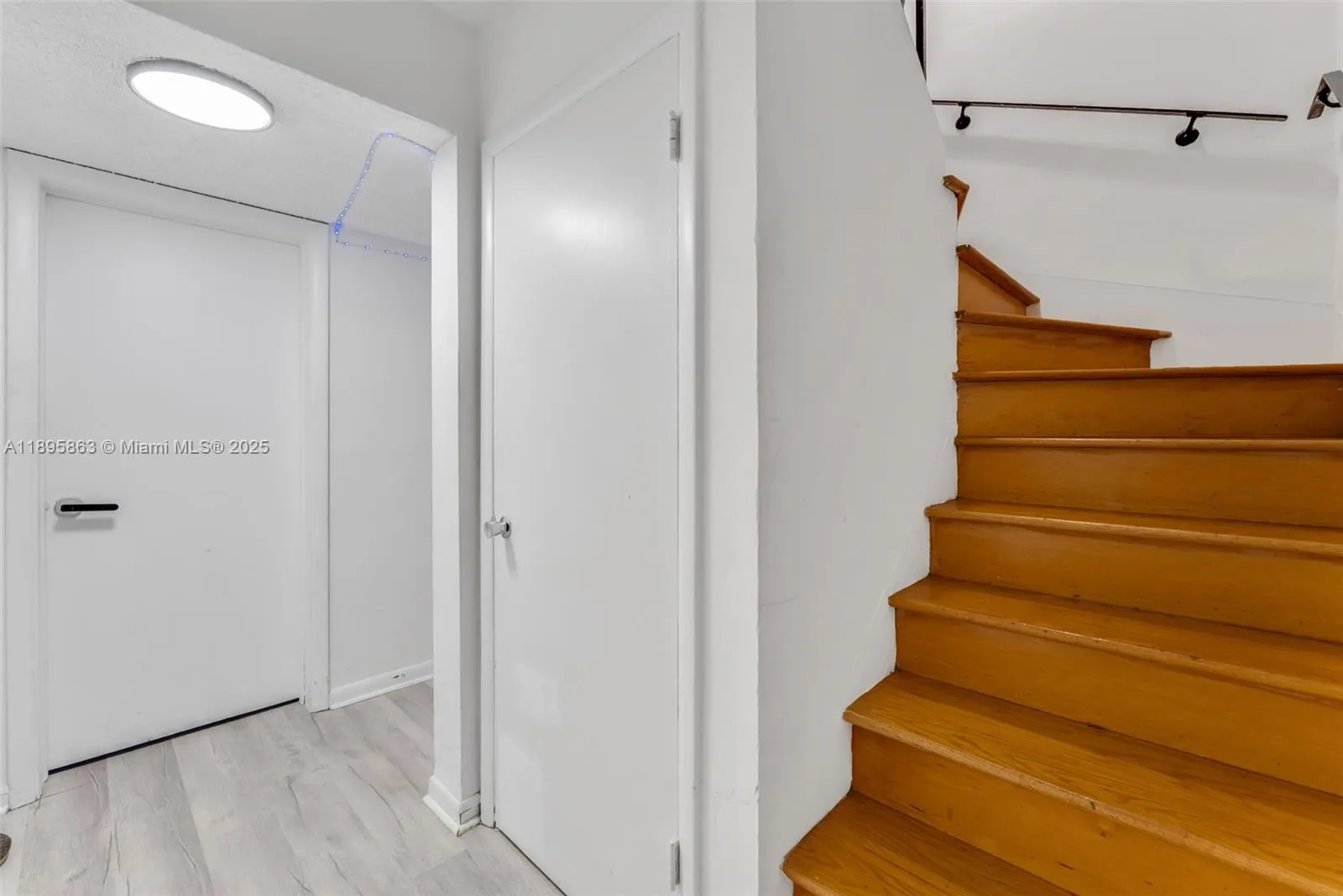 Coral Gables, Florida 33146, United States, ,Residential,Active,228580