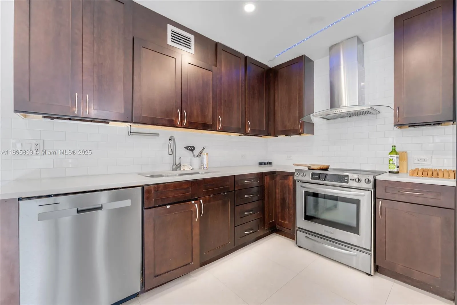 Coral Gables, Florida 33146, United States, ,Residential,Active,228580