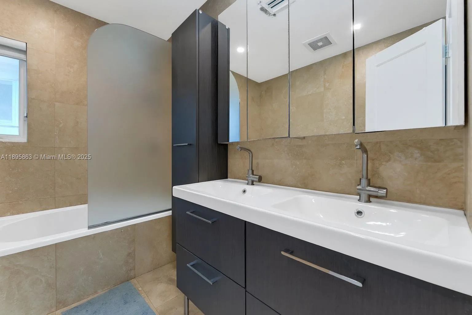 Coral Gables, Florida 33146, United States, ,Residential,Active,228580