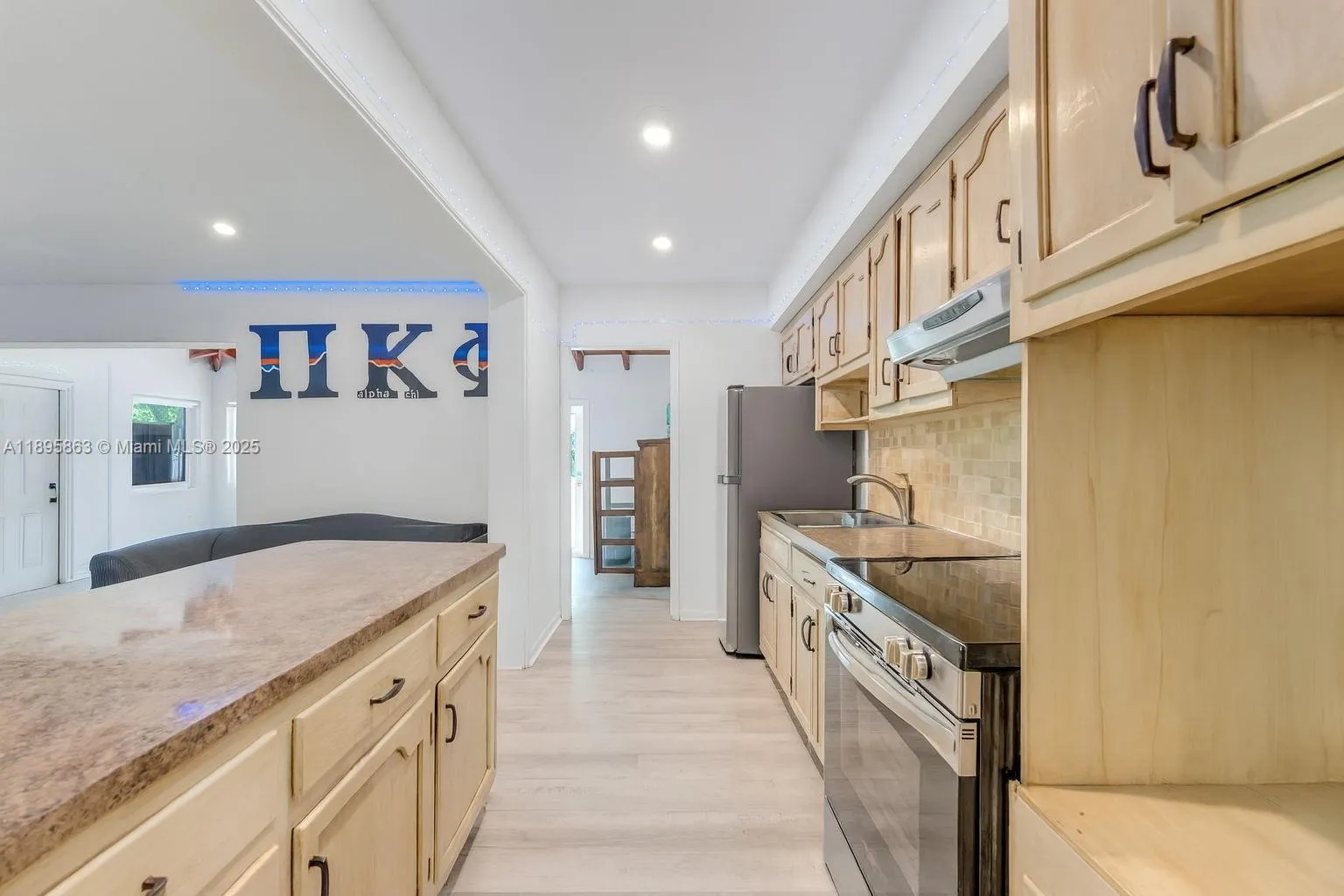 Coral Gables, Florida 33146, United States, ,Residential,Active,228580