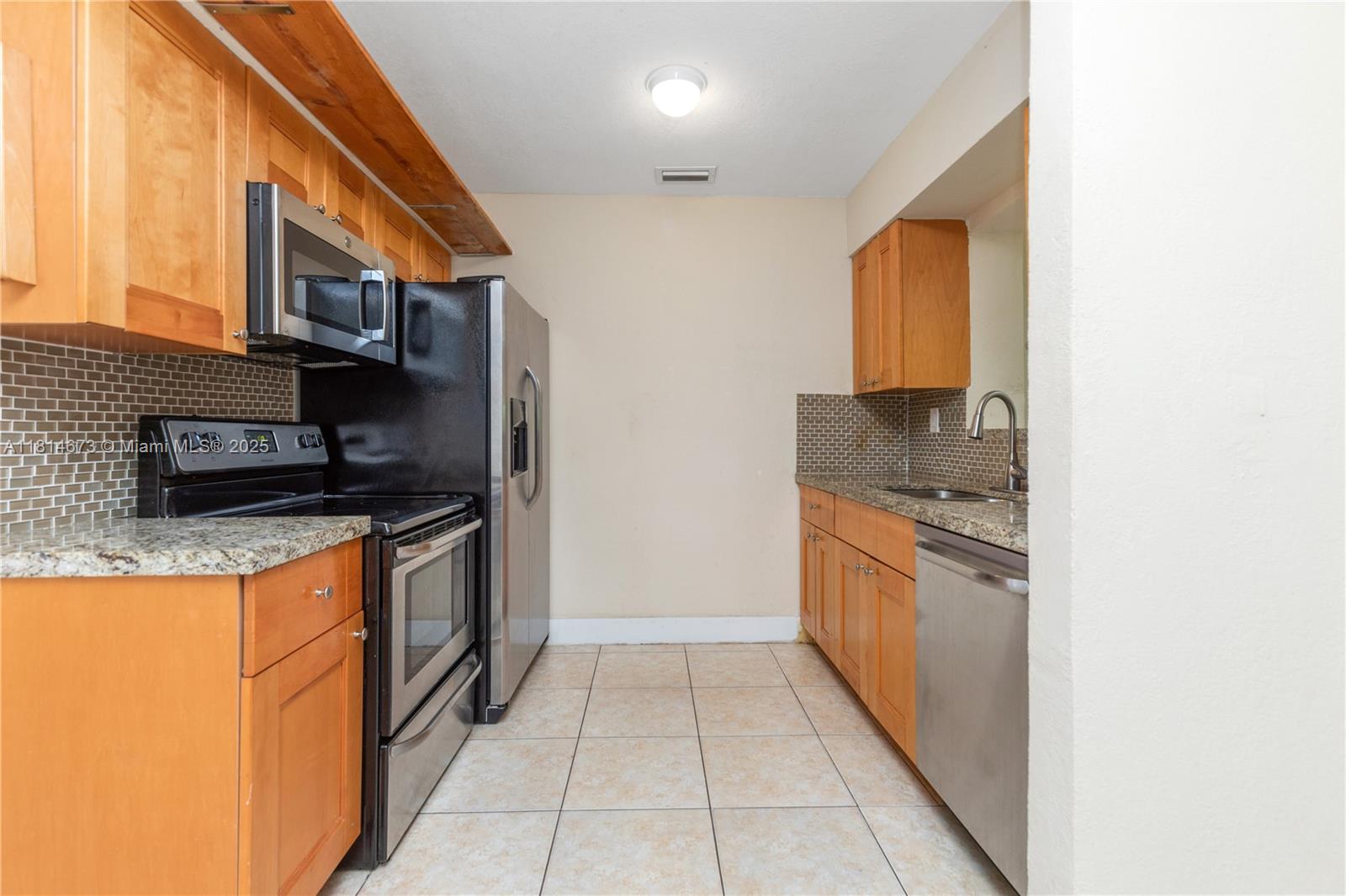 GULFSTREAM ESTATES - Residential