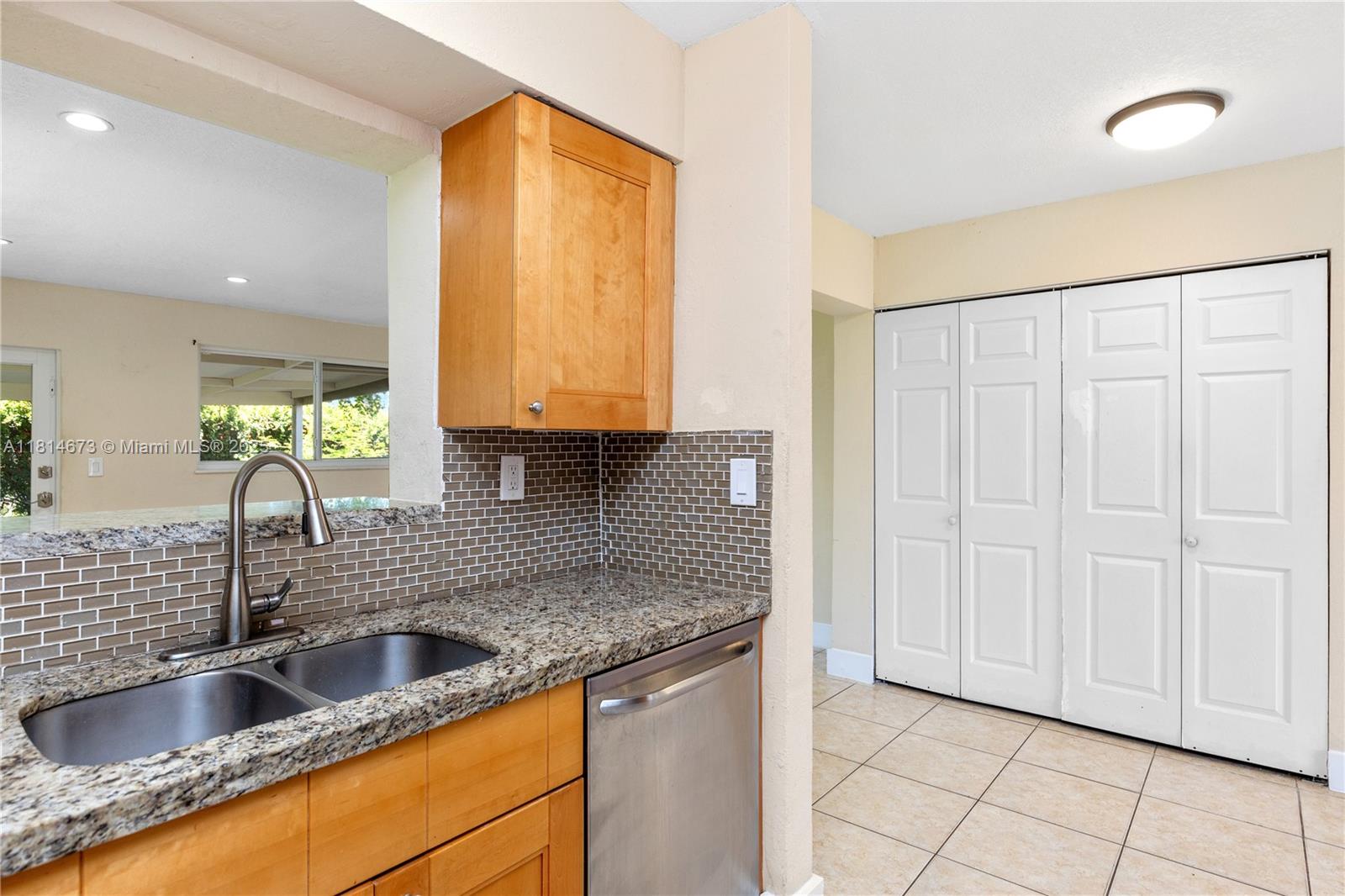 GULFSTREAM ESTATES - Residential