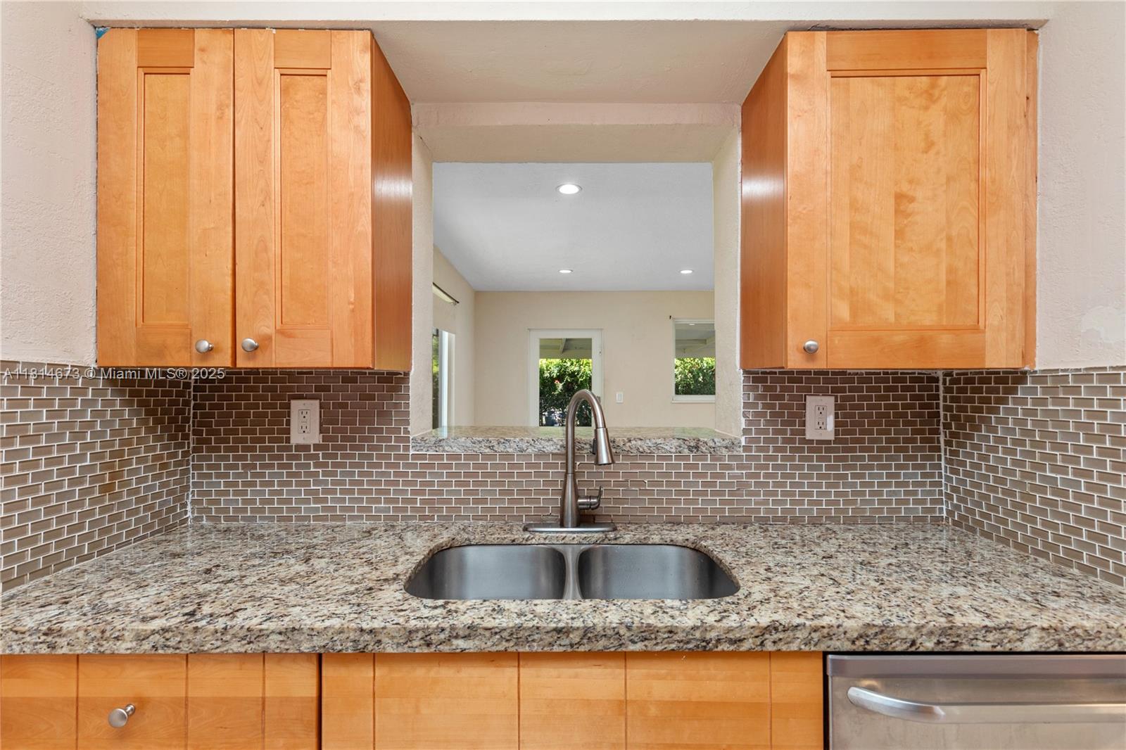 GULFSTREAM ESTATES - Residential