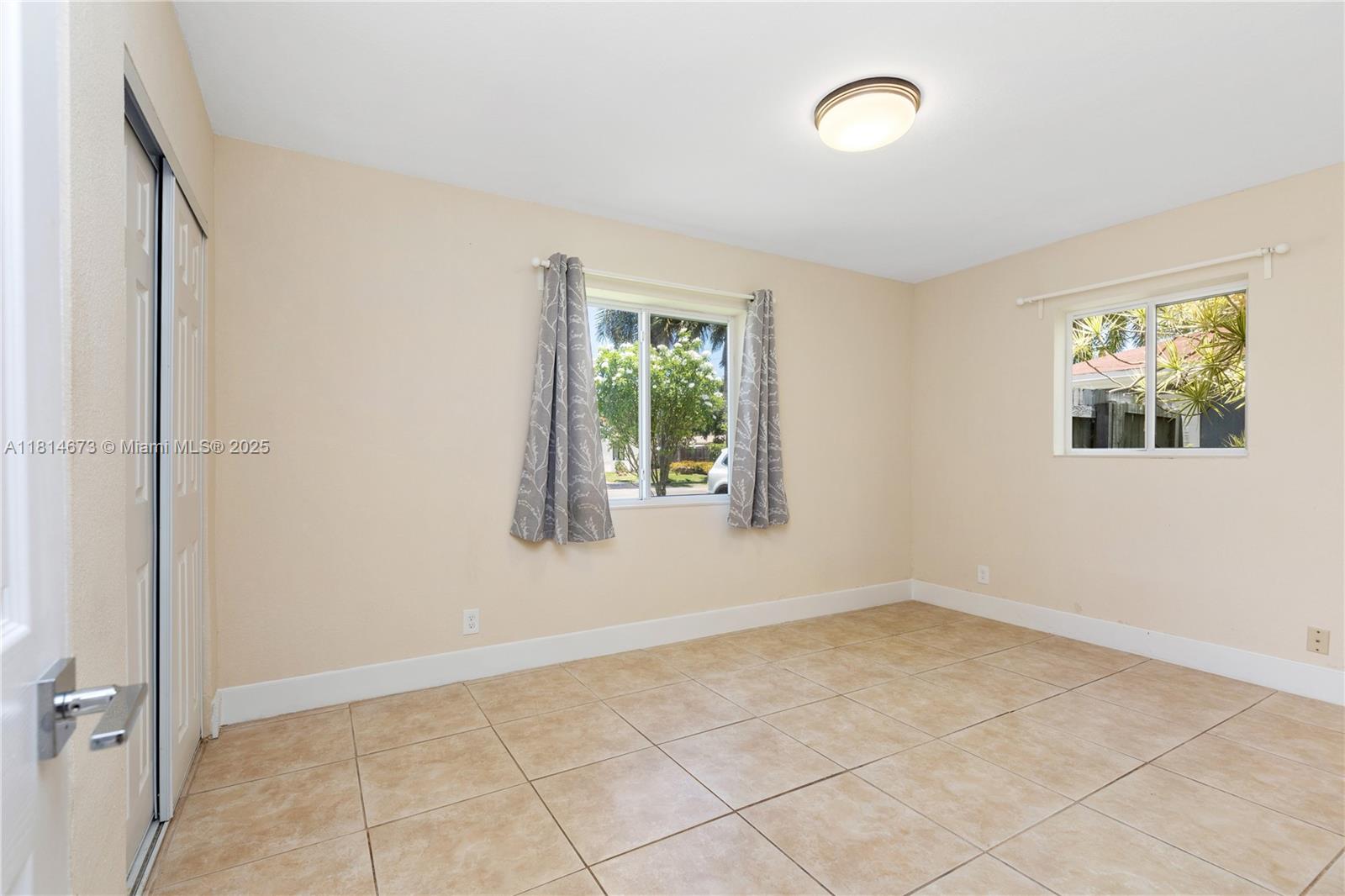 GULFSTREAM ESTATES - Residential