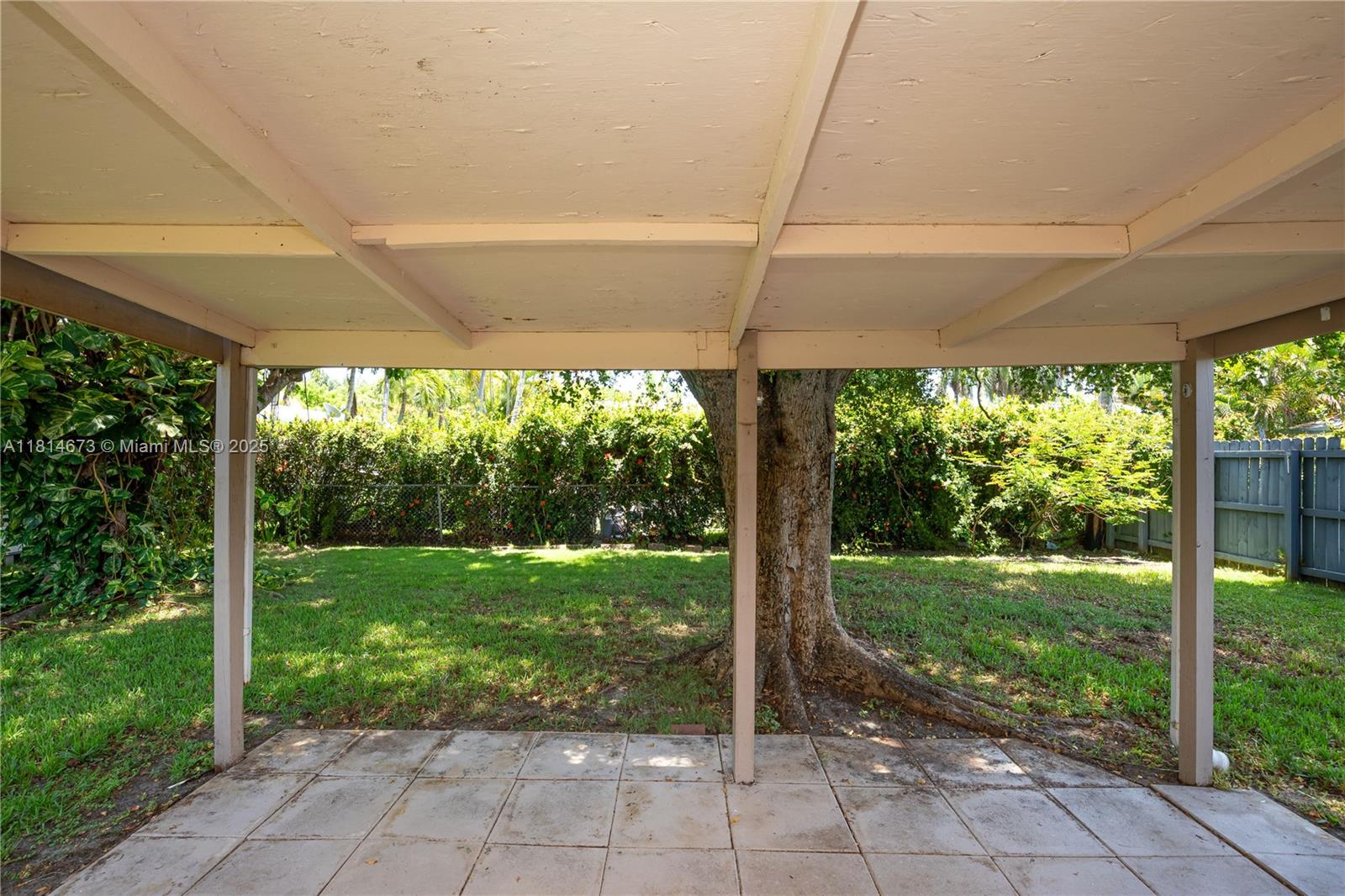 GULFSTREAM ESTATES - Residential