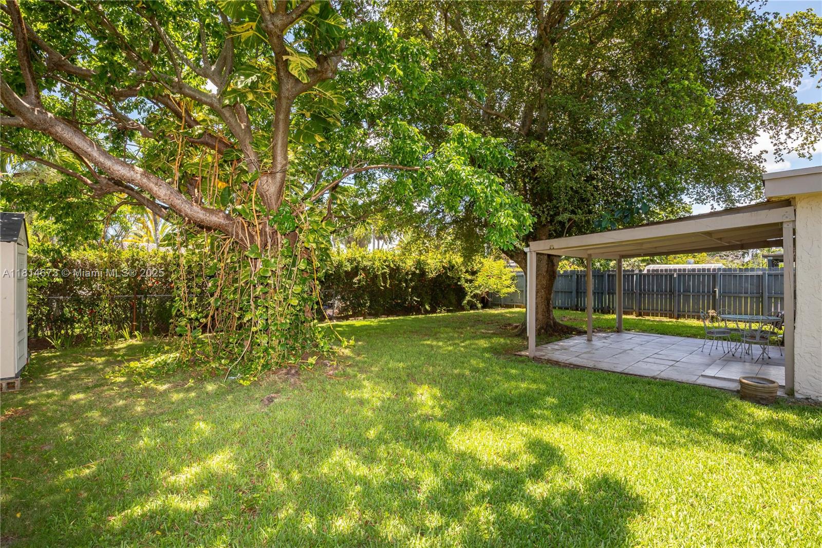 GULFSTREAM ESTATES - Residential