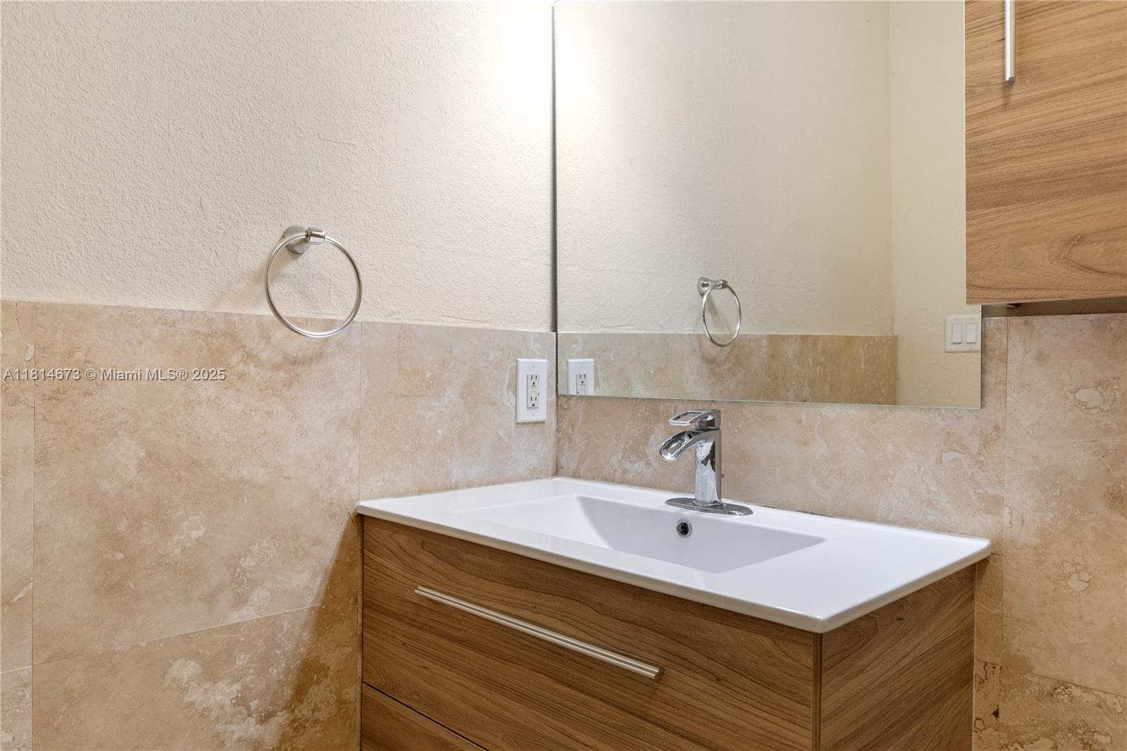 GULFSTREAM ESTATES - Residential