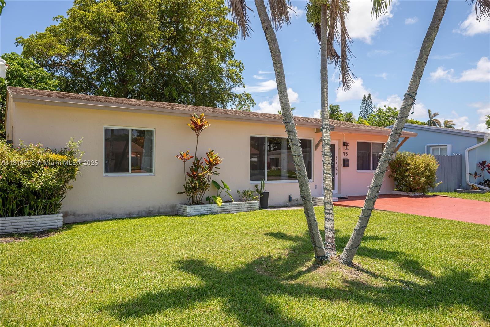 GULFSTREAM ESTATES - Residential