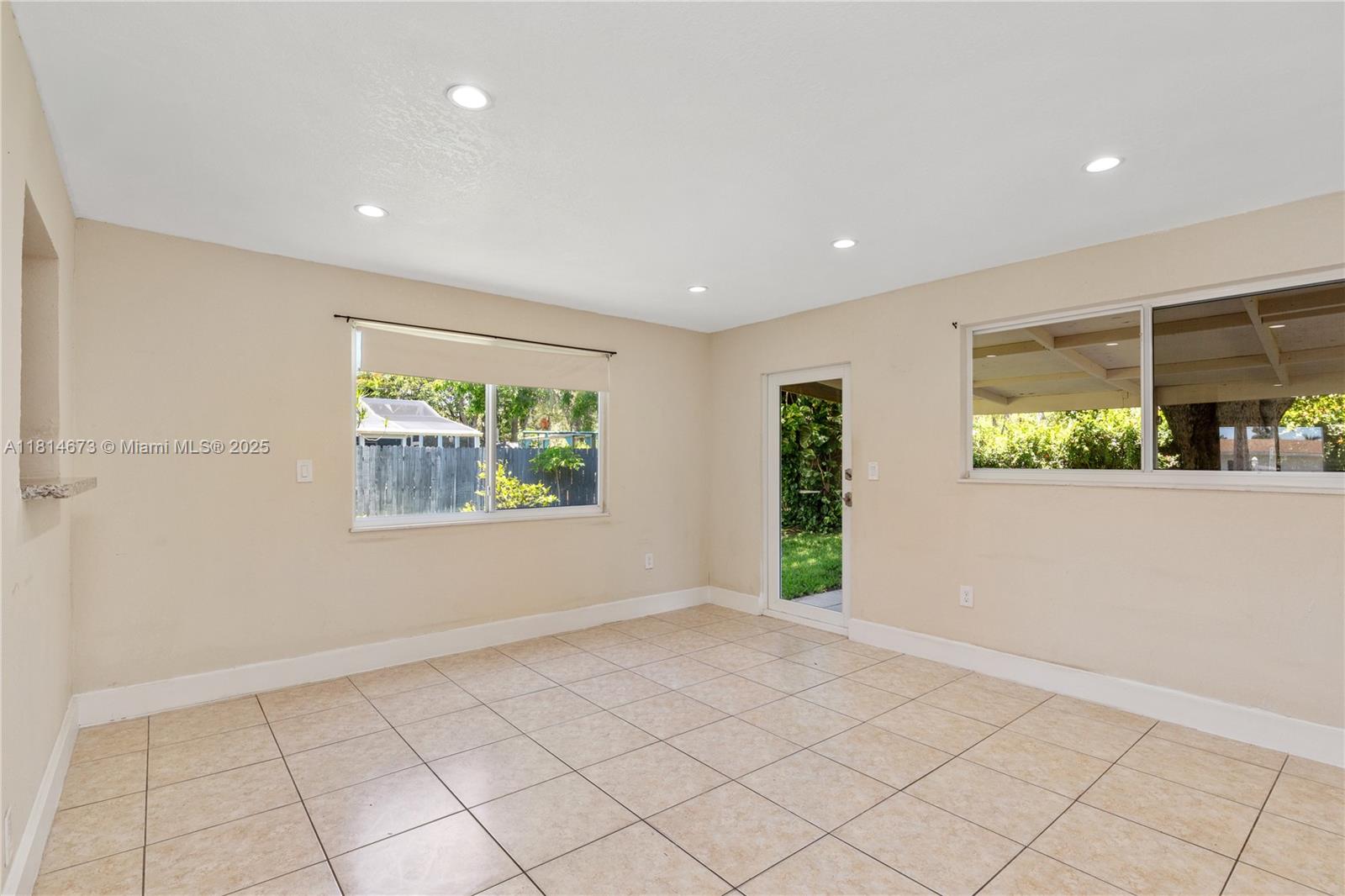 GULFSTREAM ESTATES - Residential