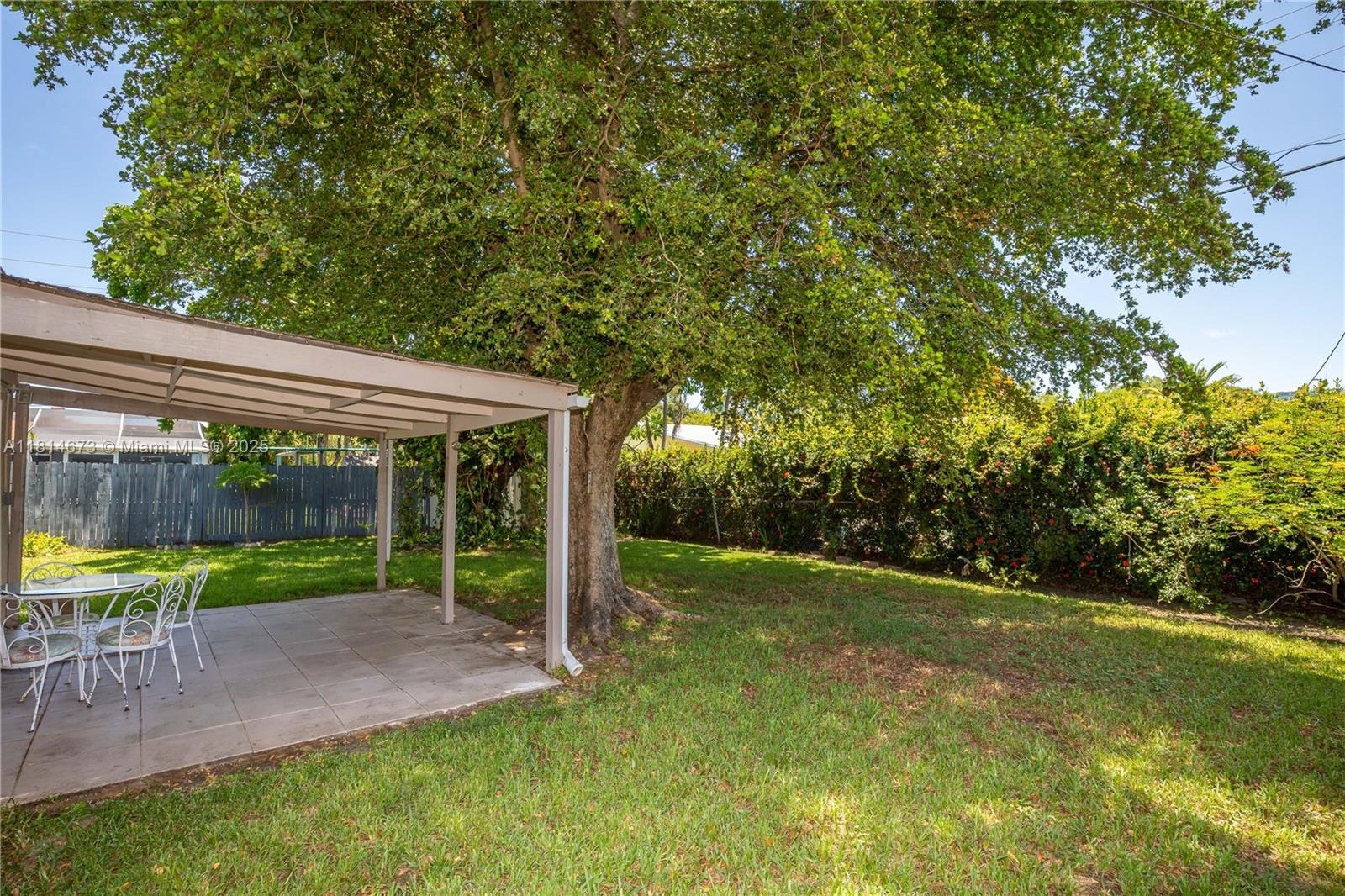 GULFSTREAM ESTATES - Residential