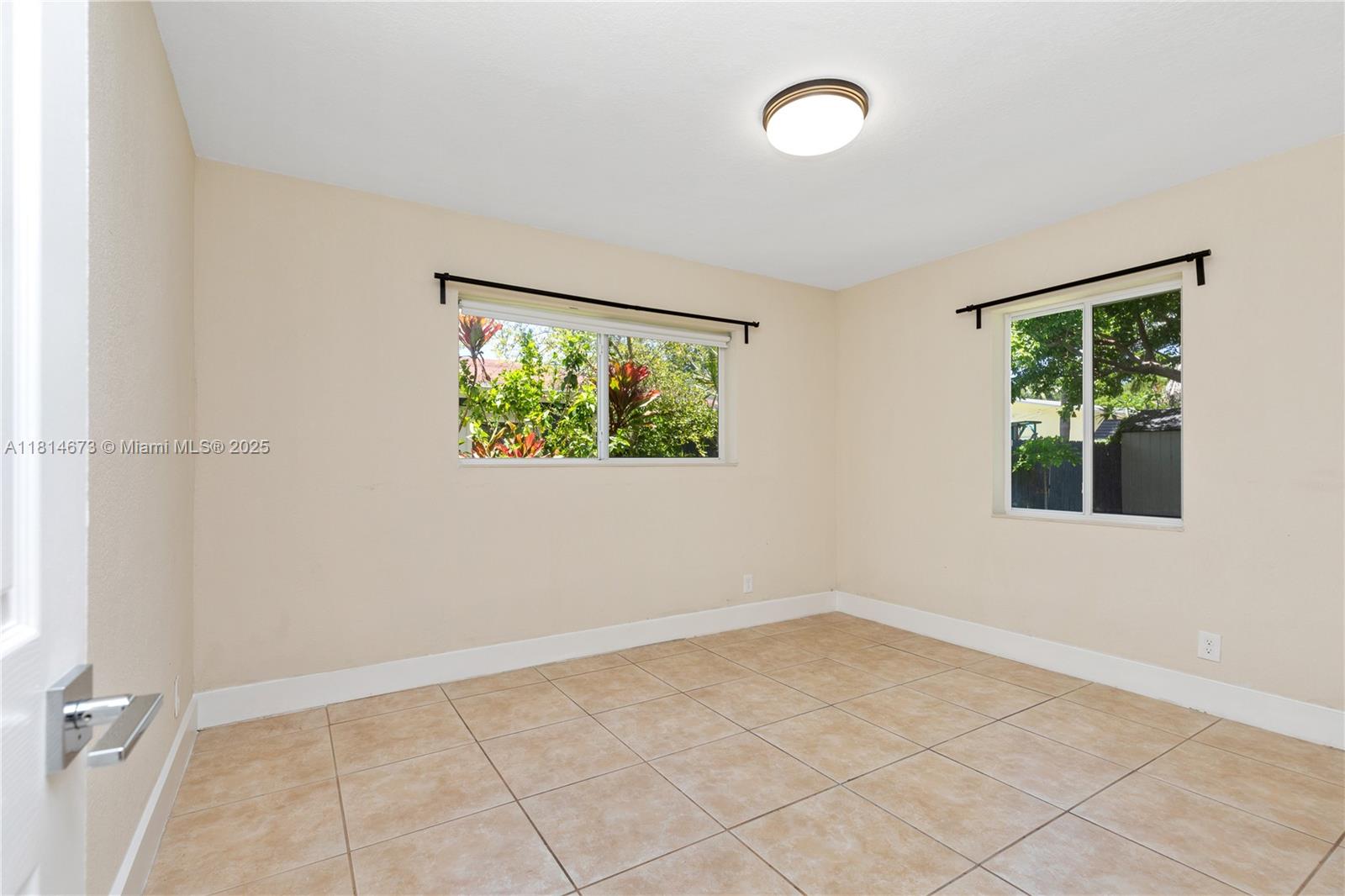 GULFSTREAM ESTATES - Residential