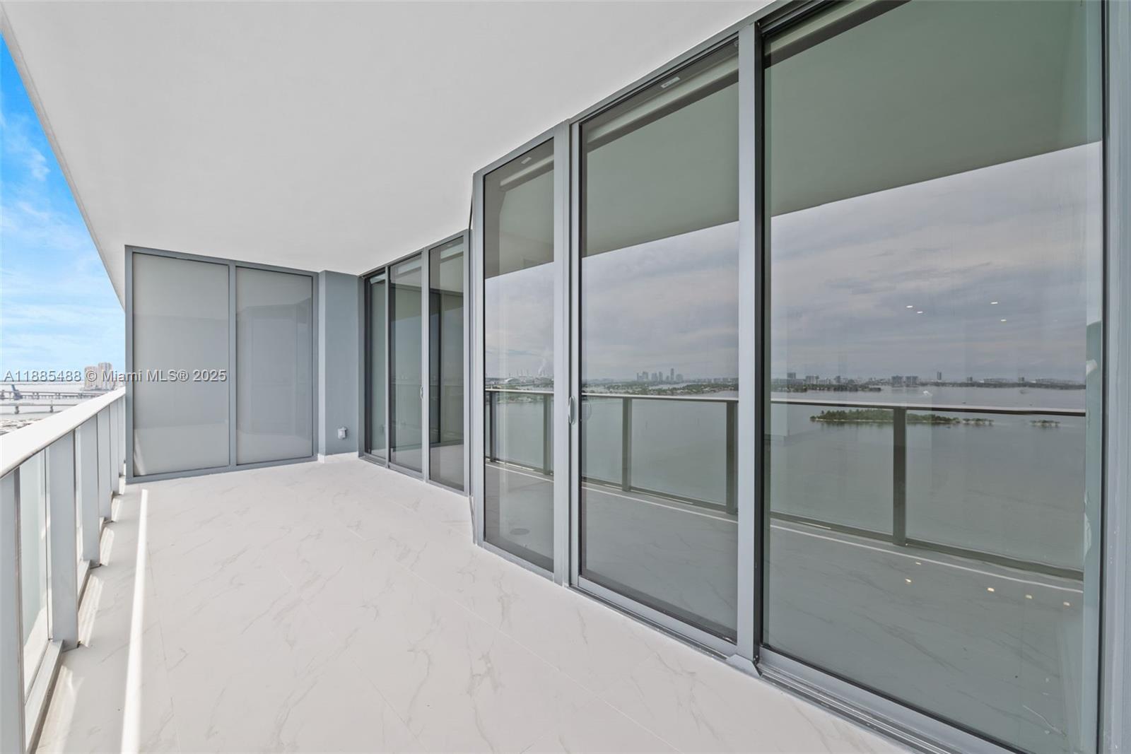 ARIA RESERVE - Residential Lease