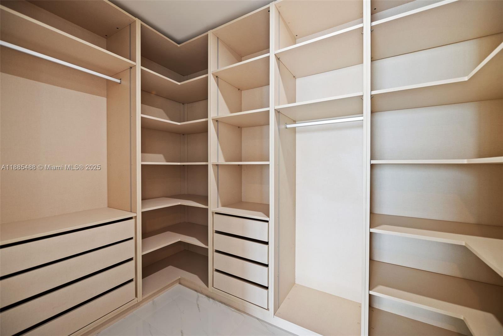 ARIA RESERVE - Residential Lease