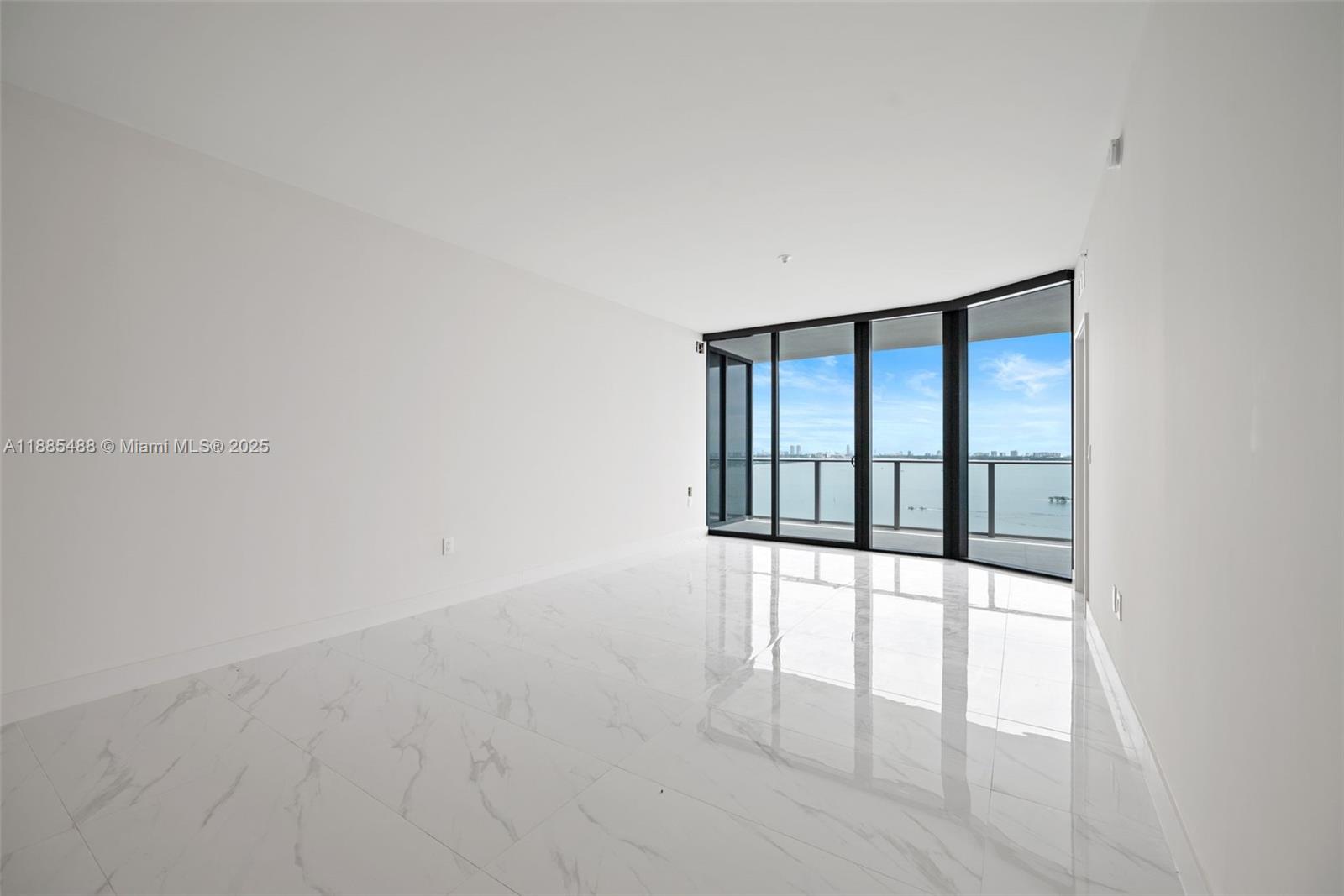 ARIA RESERVE - Residential Lease