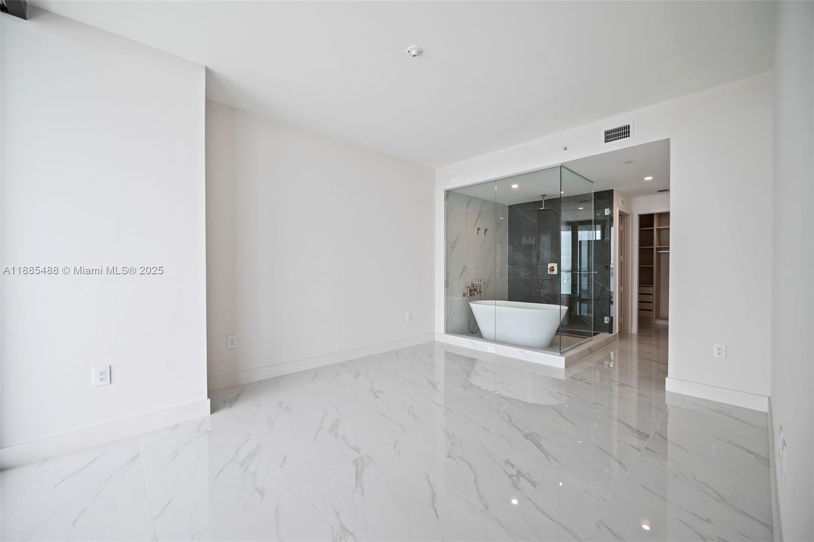 ARIA RESERVE - Residential Lease