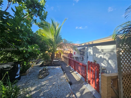 312 9TH AVE N APT 2, LAKE WORTH BEACH, FL 33460 - Image d3ed0d5dfe4520cc3f2e09848a213d85/2804389337