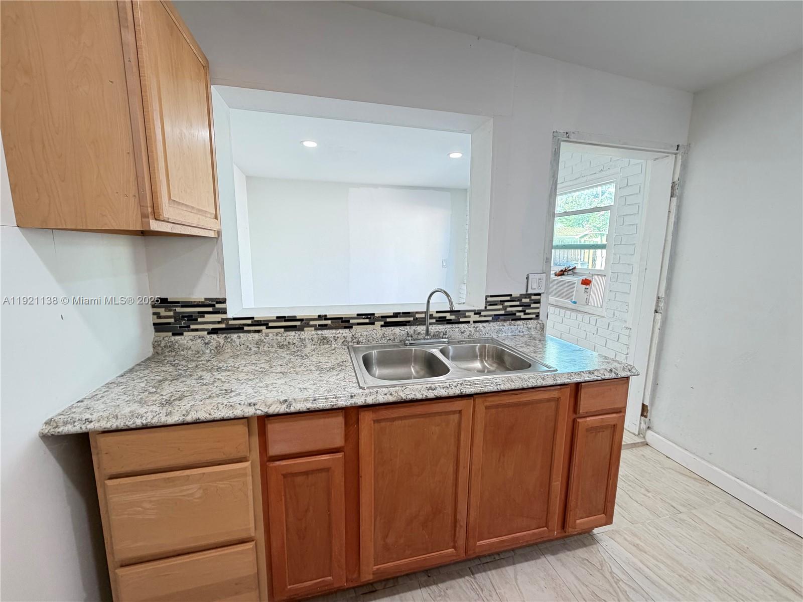 ST JAMES PARK SECOND ADD - Residential Lease