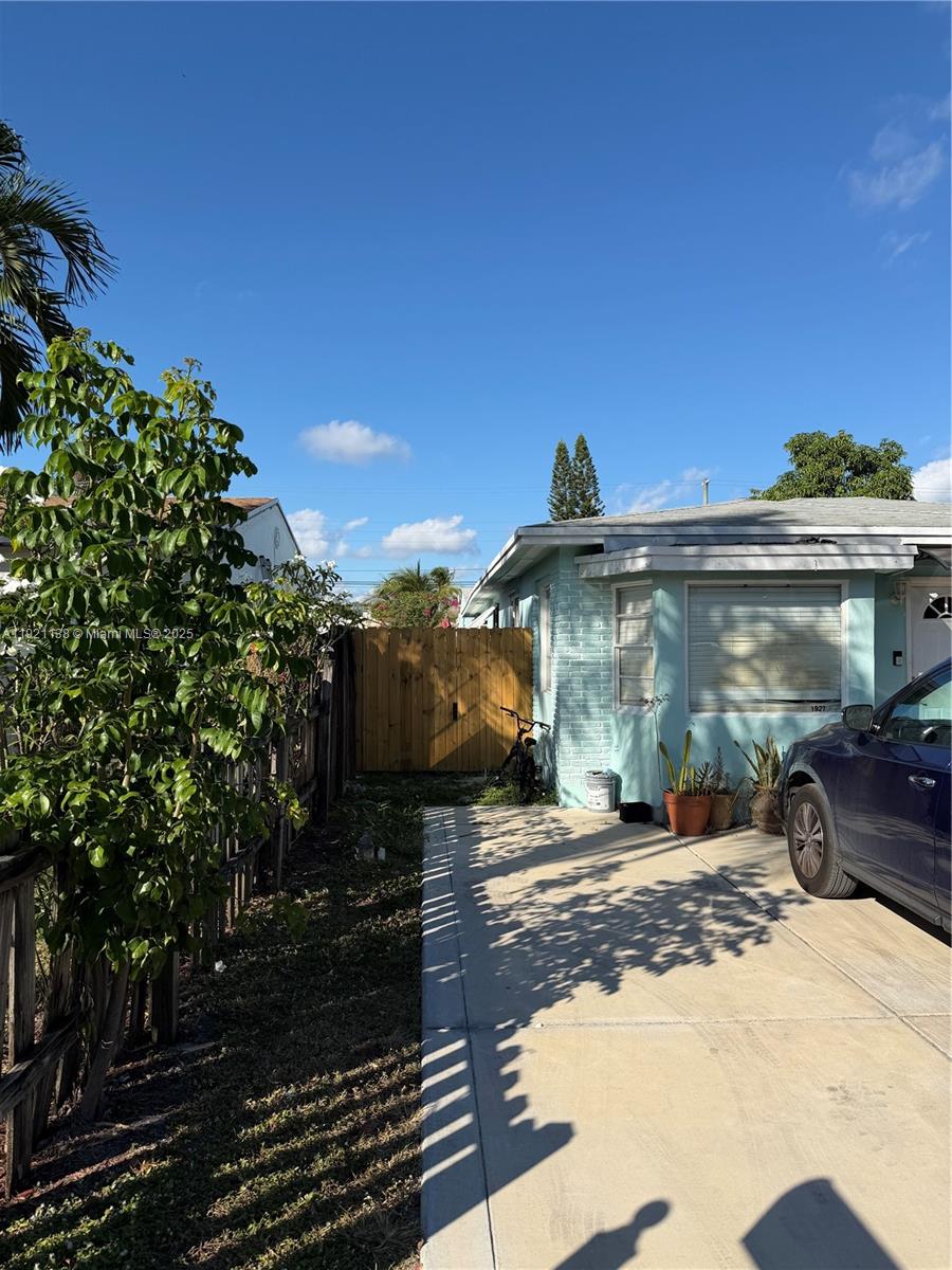 ST JAMES PARK SECOND ADD - Residential Lease