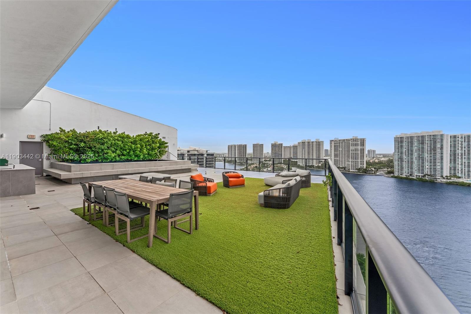 PRIVE CONDO - Residential Lease