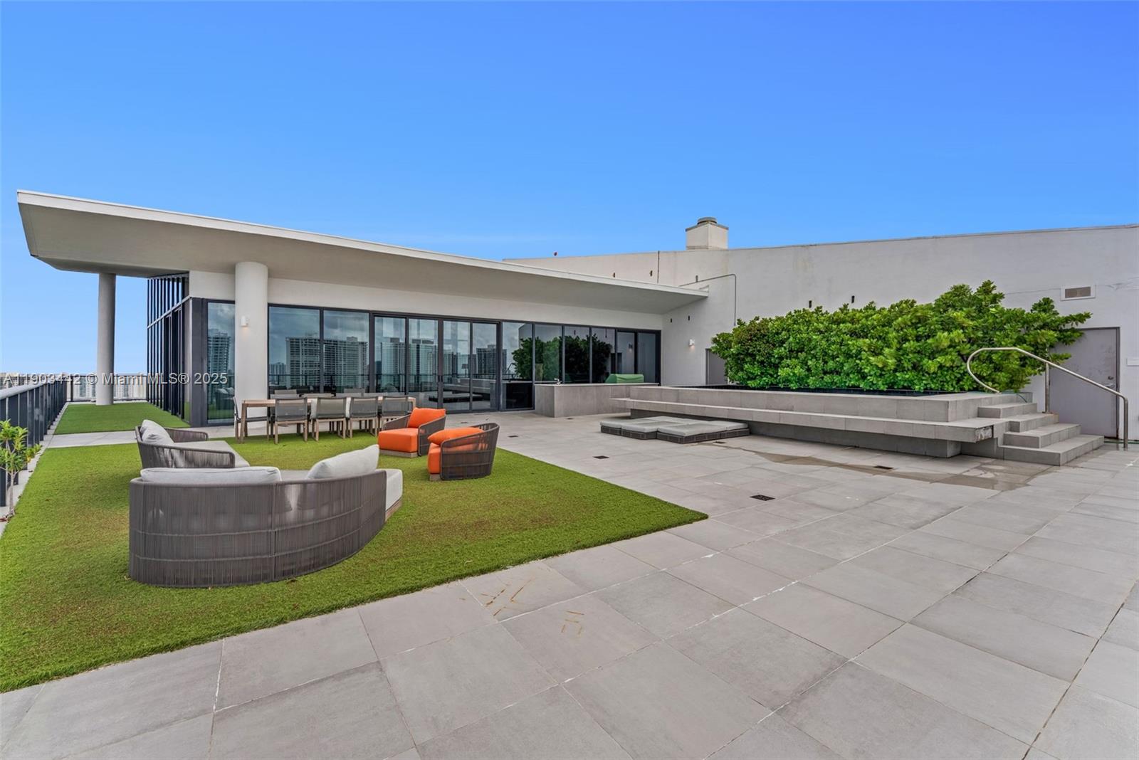 PRIVE CONDO - Residential Lease