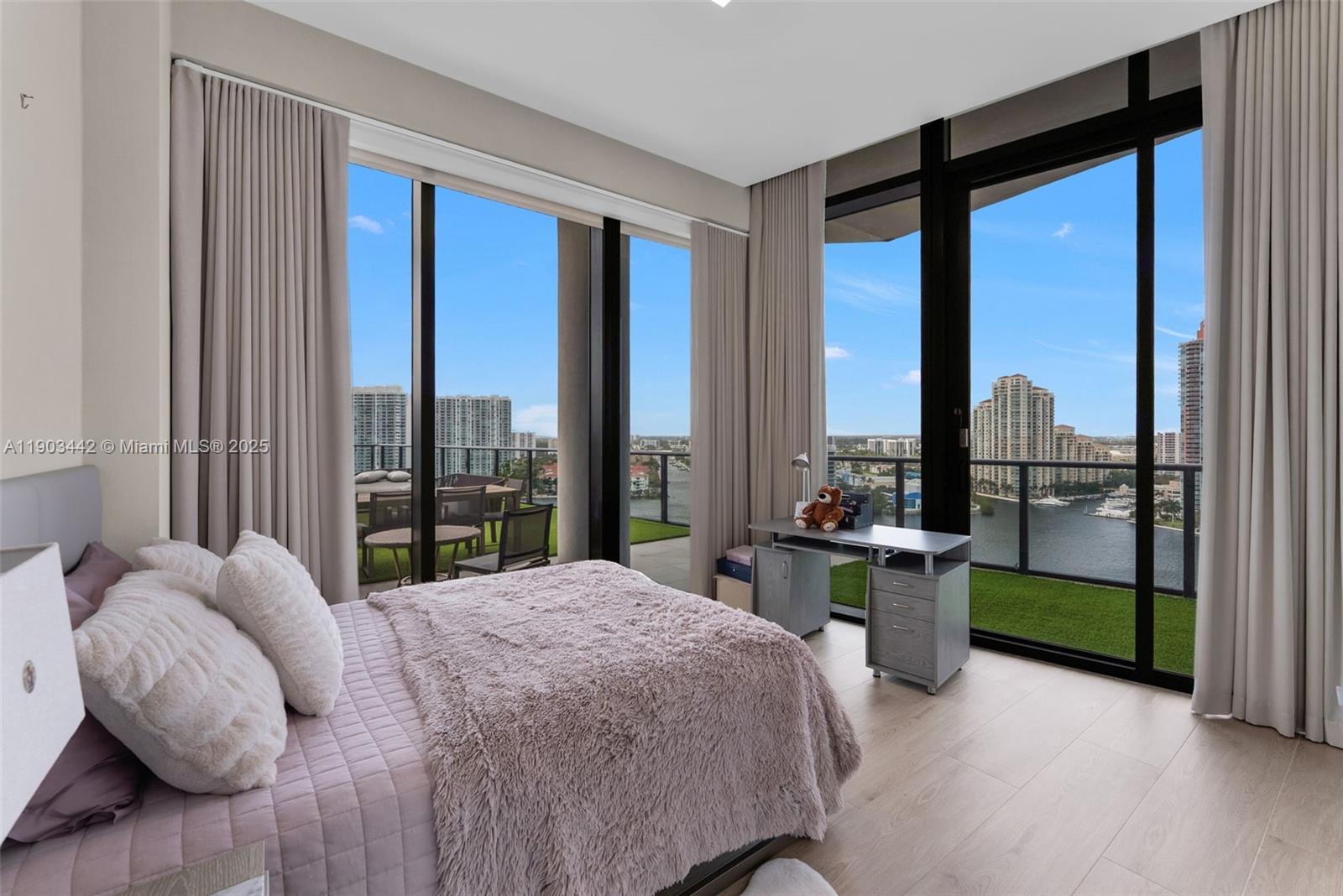 PRIVE CONDO - Residential Lease