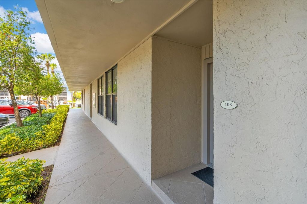 Photo of 12 Royal Palm Way #103, Boca Raton, FL 33487 (MLS # A11928317)